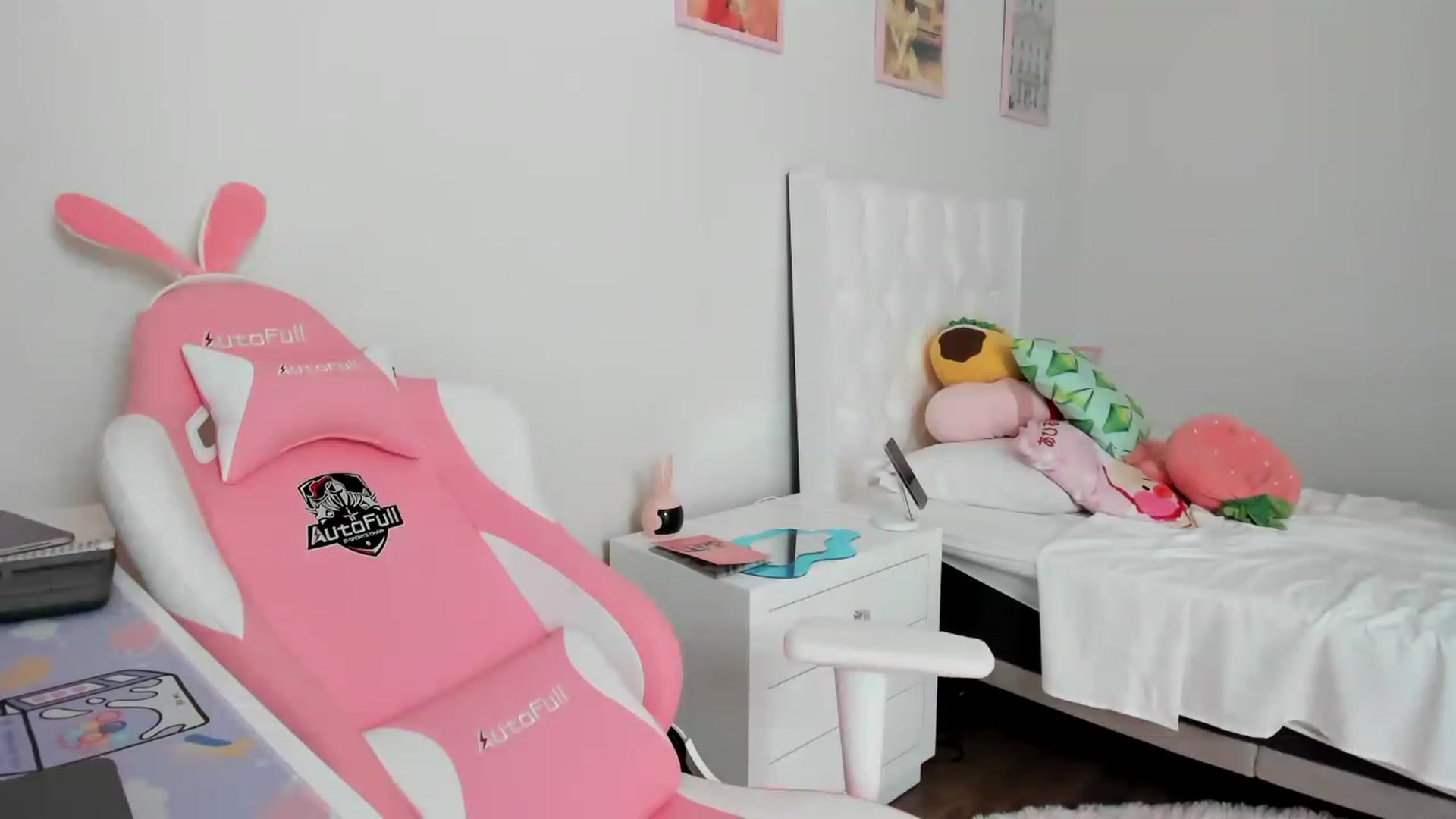 Gallery image thumbnail from Cherrycute666's myfreecams stream on, 03/31/2023, 15:41 image 20 of 20