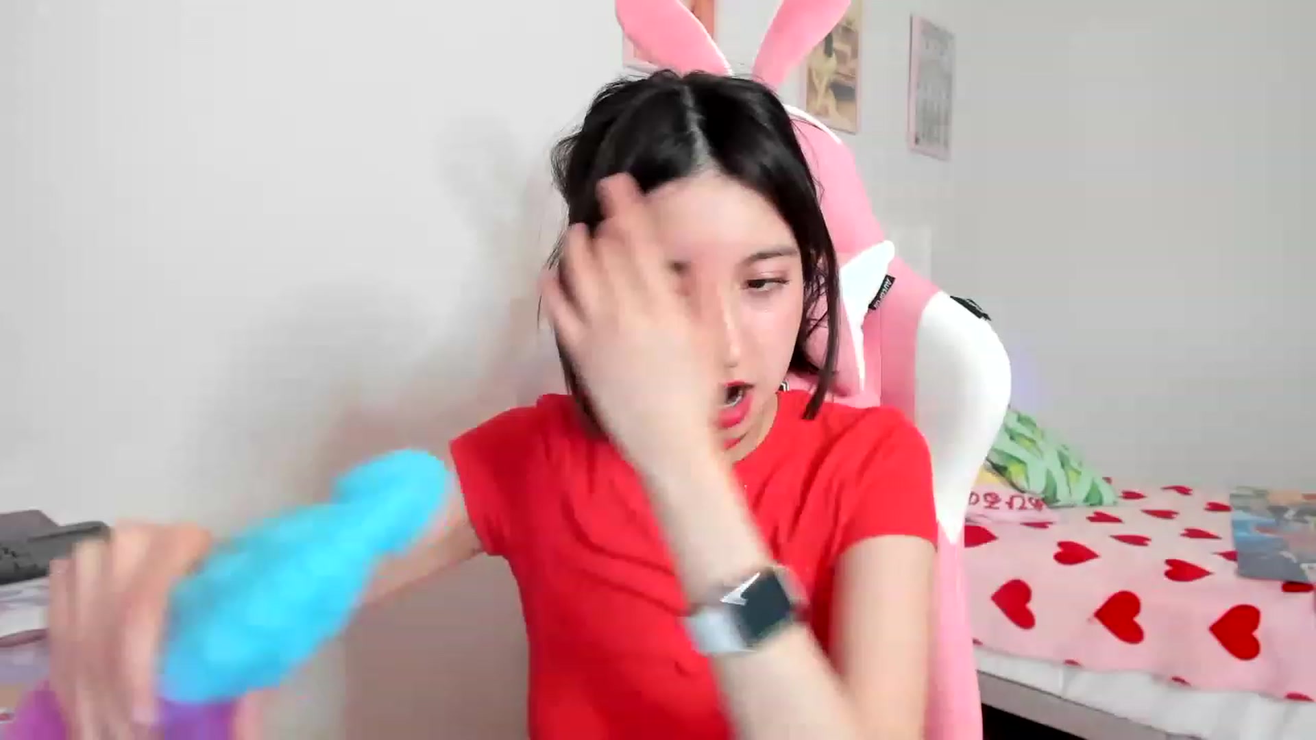 Gallery image thumbnail from Cherrycute666's myfreecams stream on, 04/01/2023, 03:53 image 6 of 20