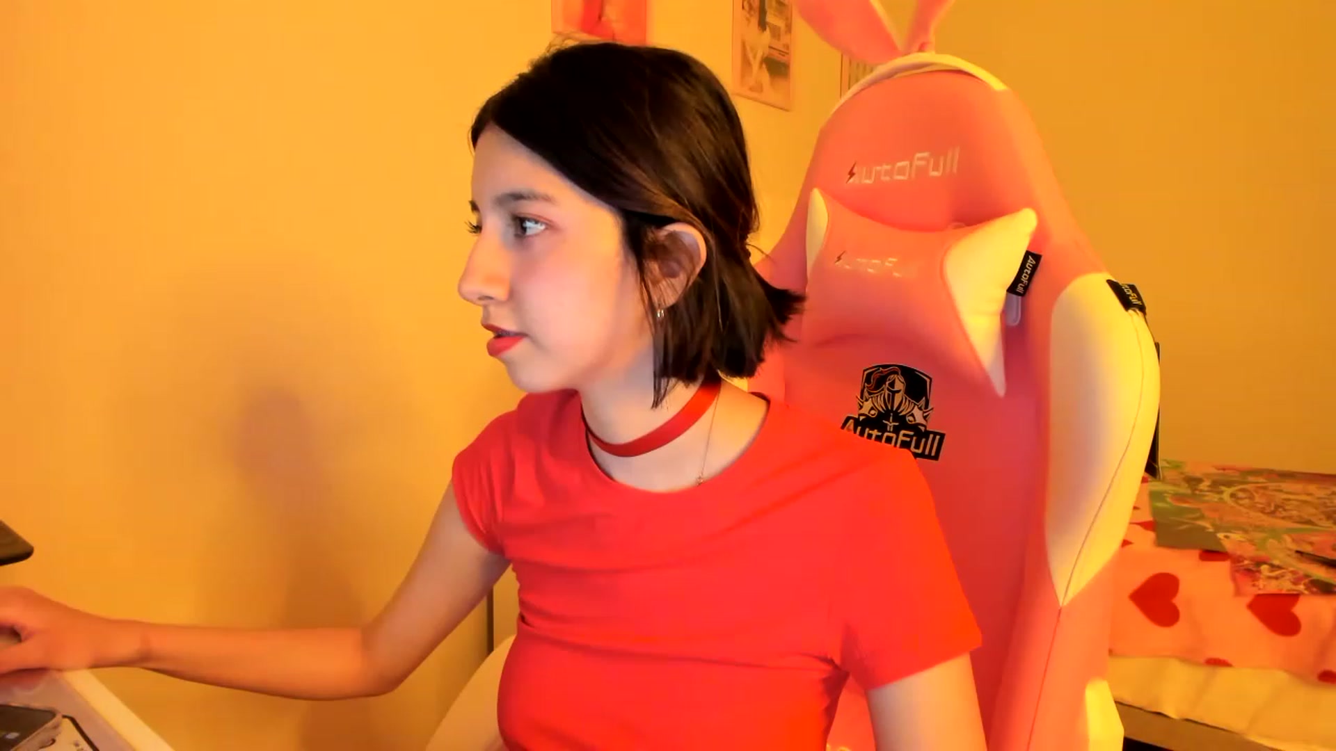 Gallery image thumbnail from Cherrycute666's myfreecams stream on, 04/01/2023, 03:53 image 16 of 20