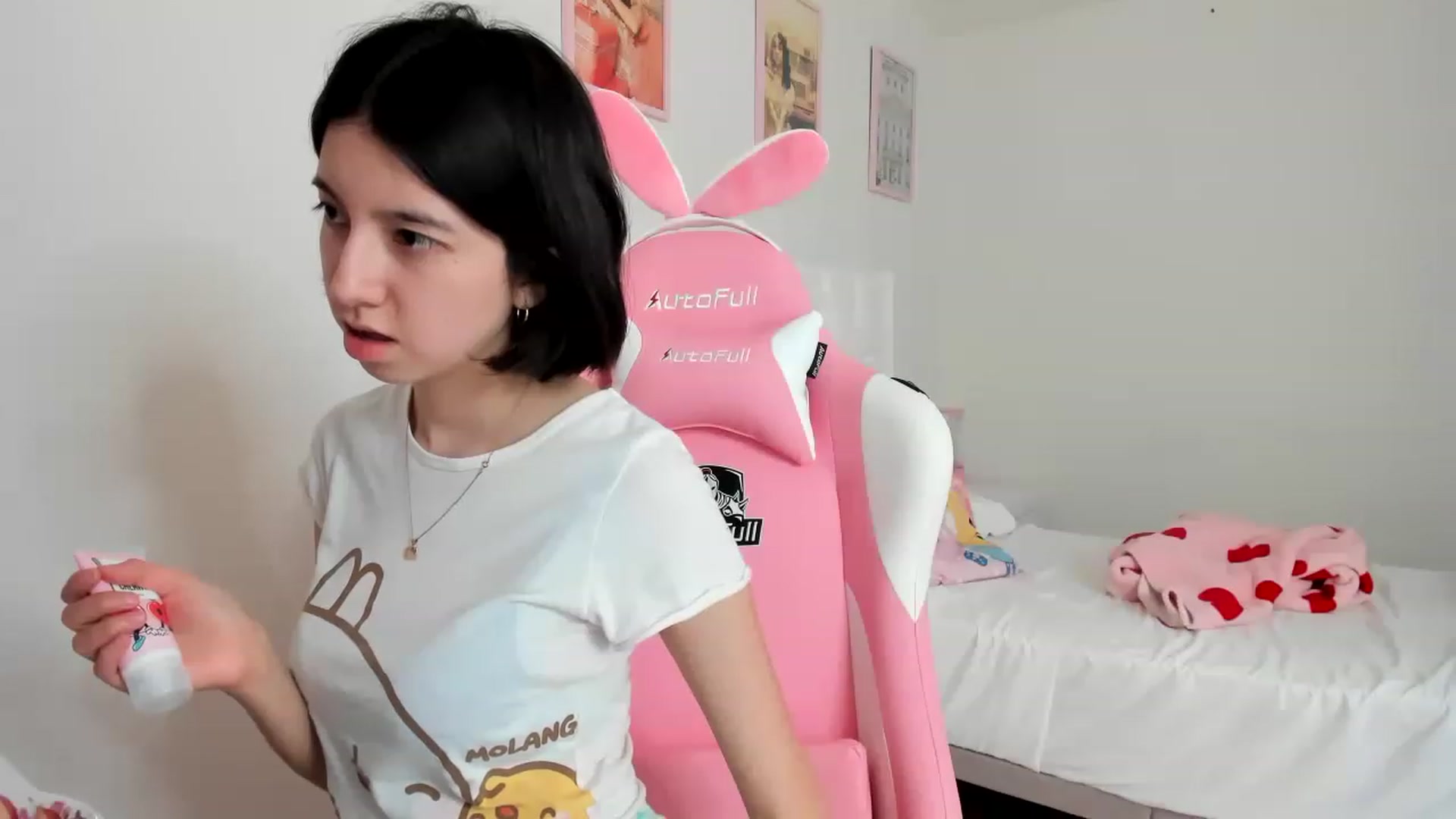 Gallery image thumbnail from Cherrycute666's myfreecams stream on, 04/01/2023, 20:22 image 10 of 20