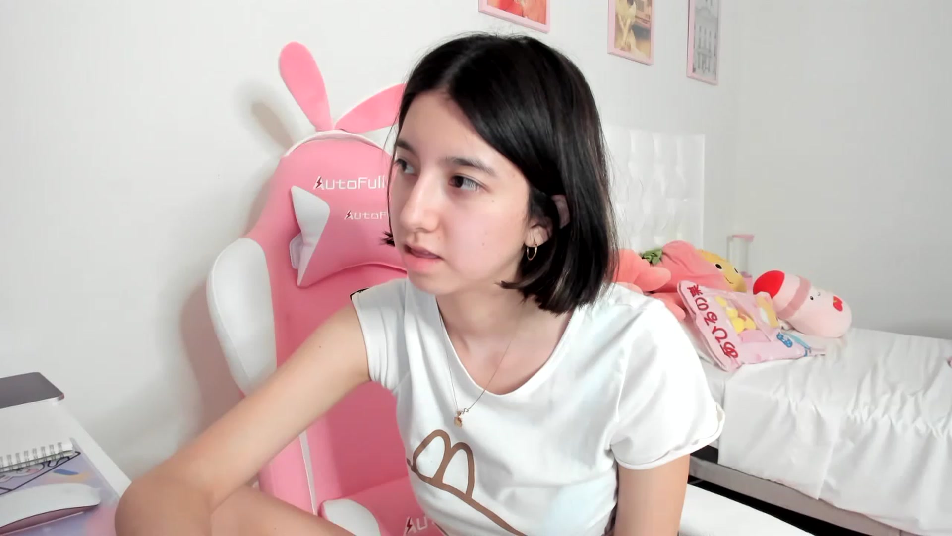 Gallery image thumbnail from Cherrycute666's myfreecams stream on, 04/02/2023, 02:03 image 9 of 20