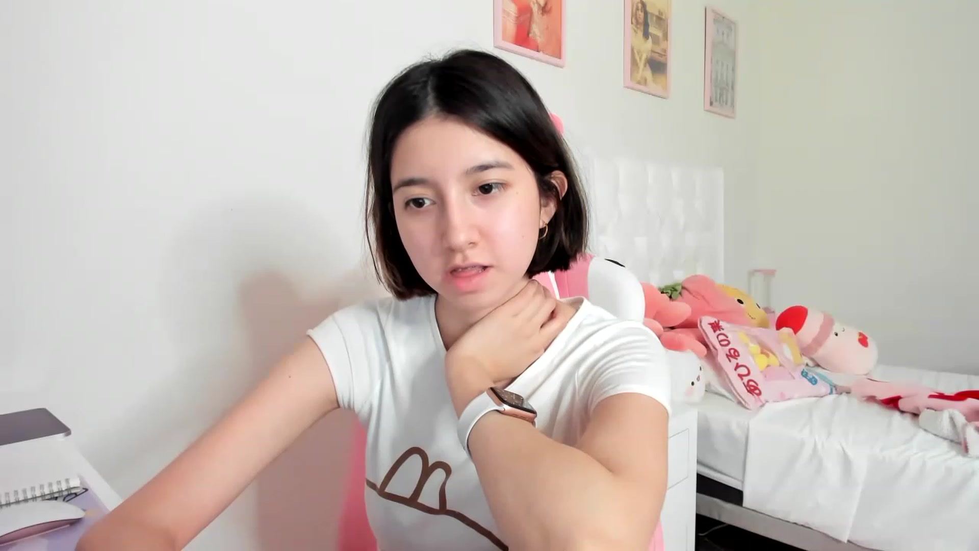 Gallery image thumbnail from Cherrycute666's myfreecams stream on, 04/02/2023, 02:03 image 15 of 20
