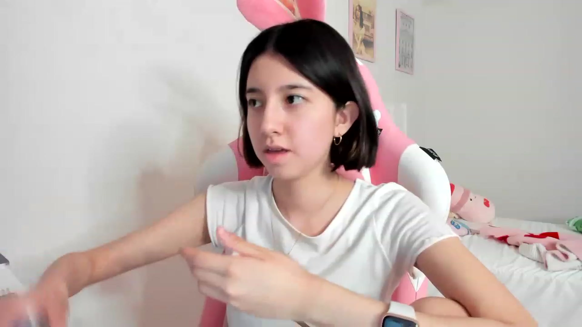 Gallery image thumbnail from Cherrycute666's myfreecams stream on, 04/02/2023, 02:57 image 17 of 20