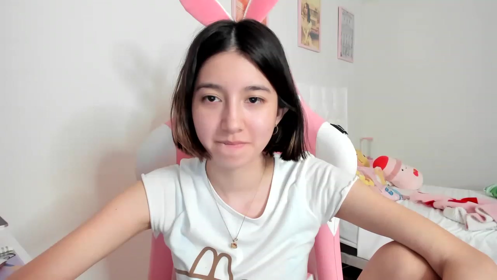 Gallery image thumbnail from Cherrycute666's myfreecams stream on, 04/02/2023, 02:57 image 18 of 20
