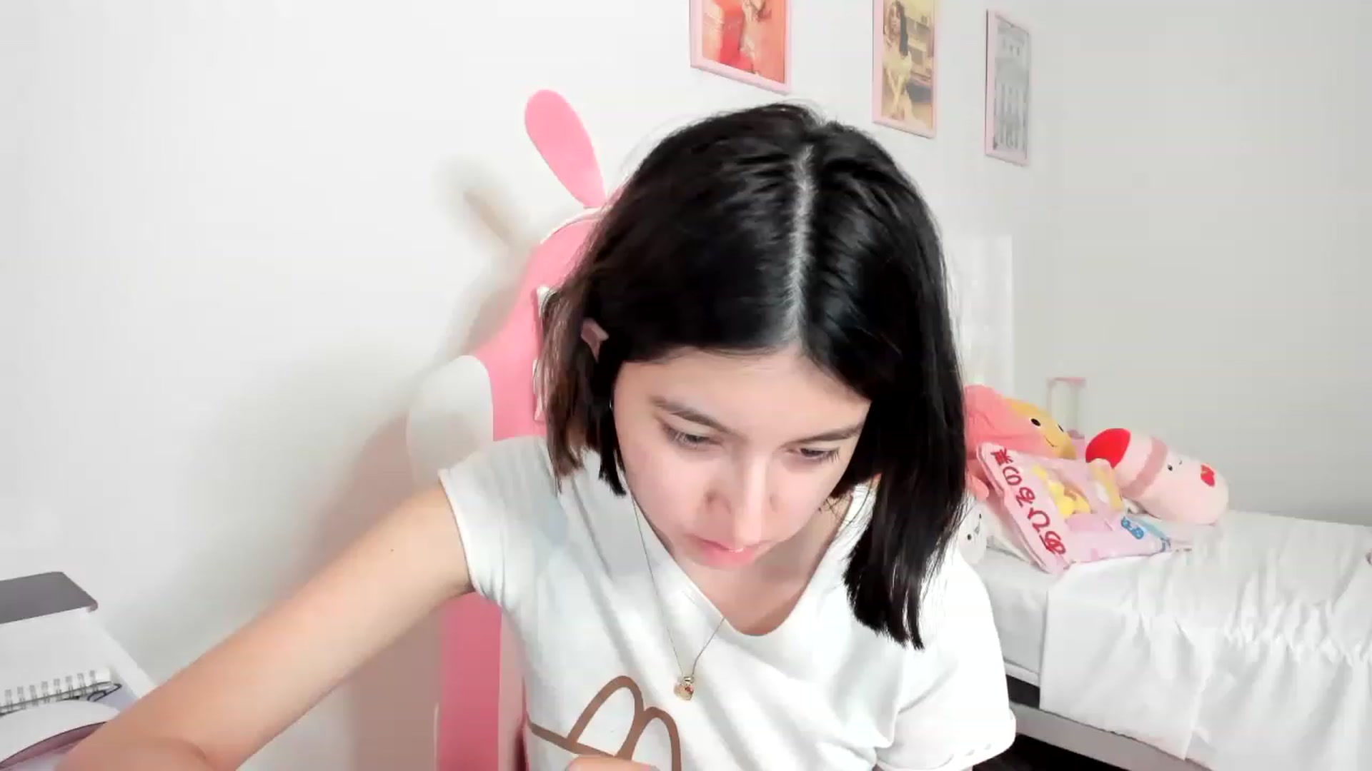 Gallery image thumbnail from Cherrycute666's myfreecams stream on, 04/02/2023, 02:57 image 6 of 20
