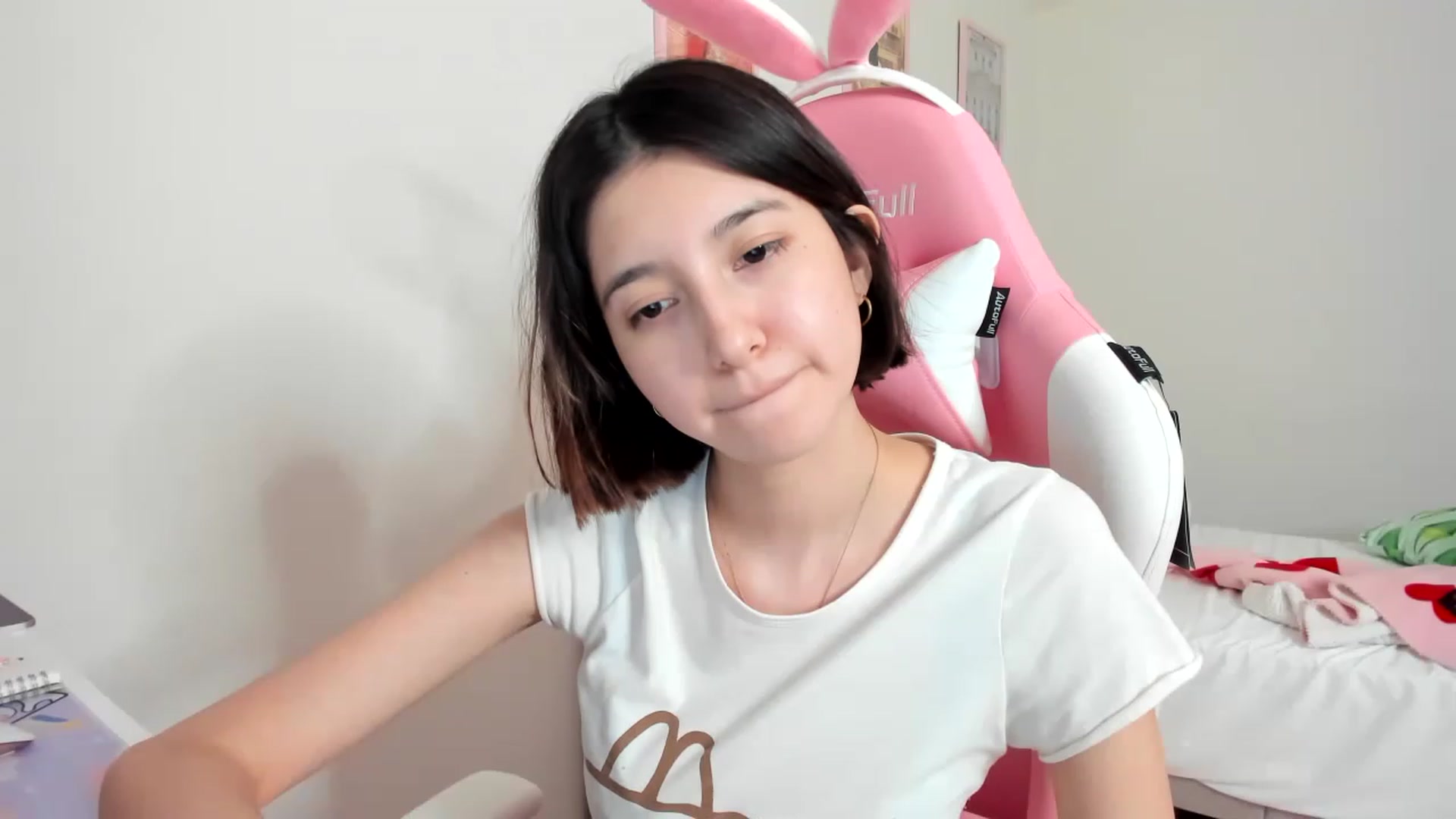 Gallery image thumbnail from Cherrycute666's myfreecams stream on, 04/02/2023, 05:42 image 13 of 20