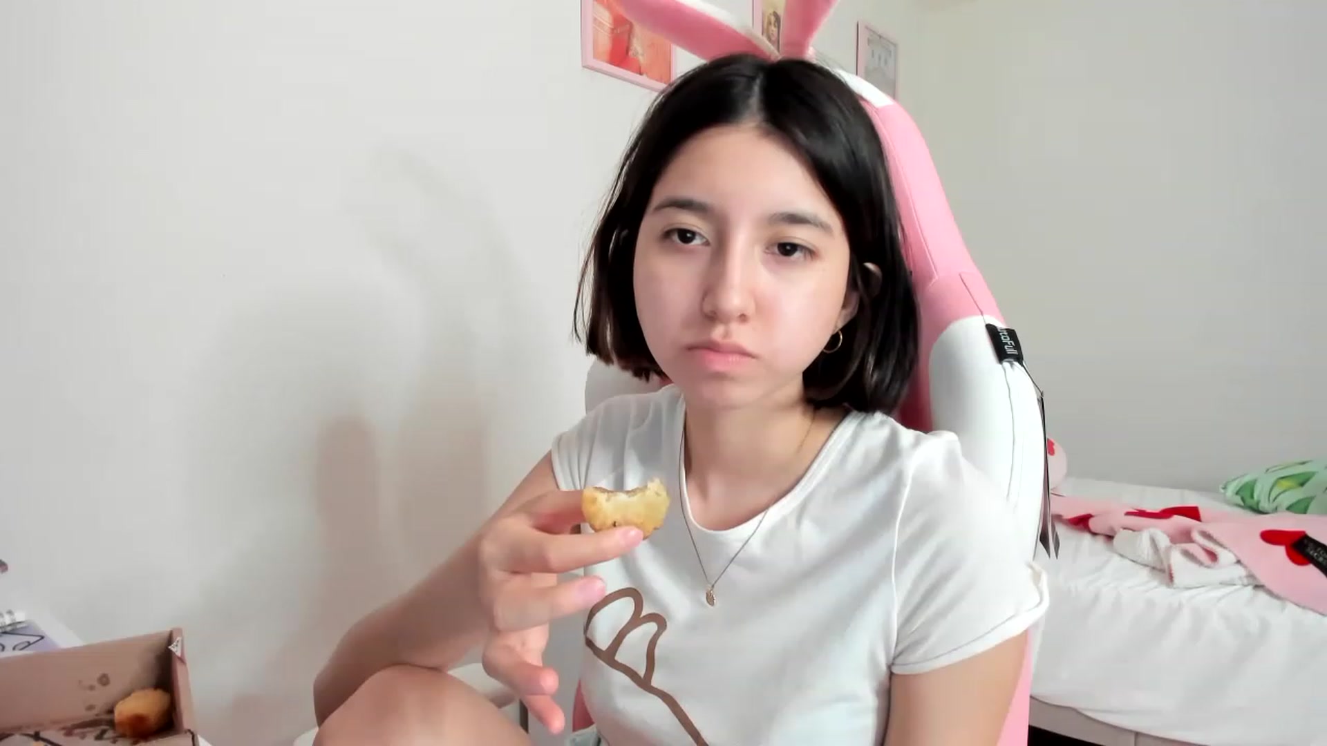 Gallery image thumbnail from Cherrycute666's myfreecams stream on, 04/02/2023, 05:42 image 16 of 20