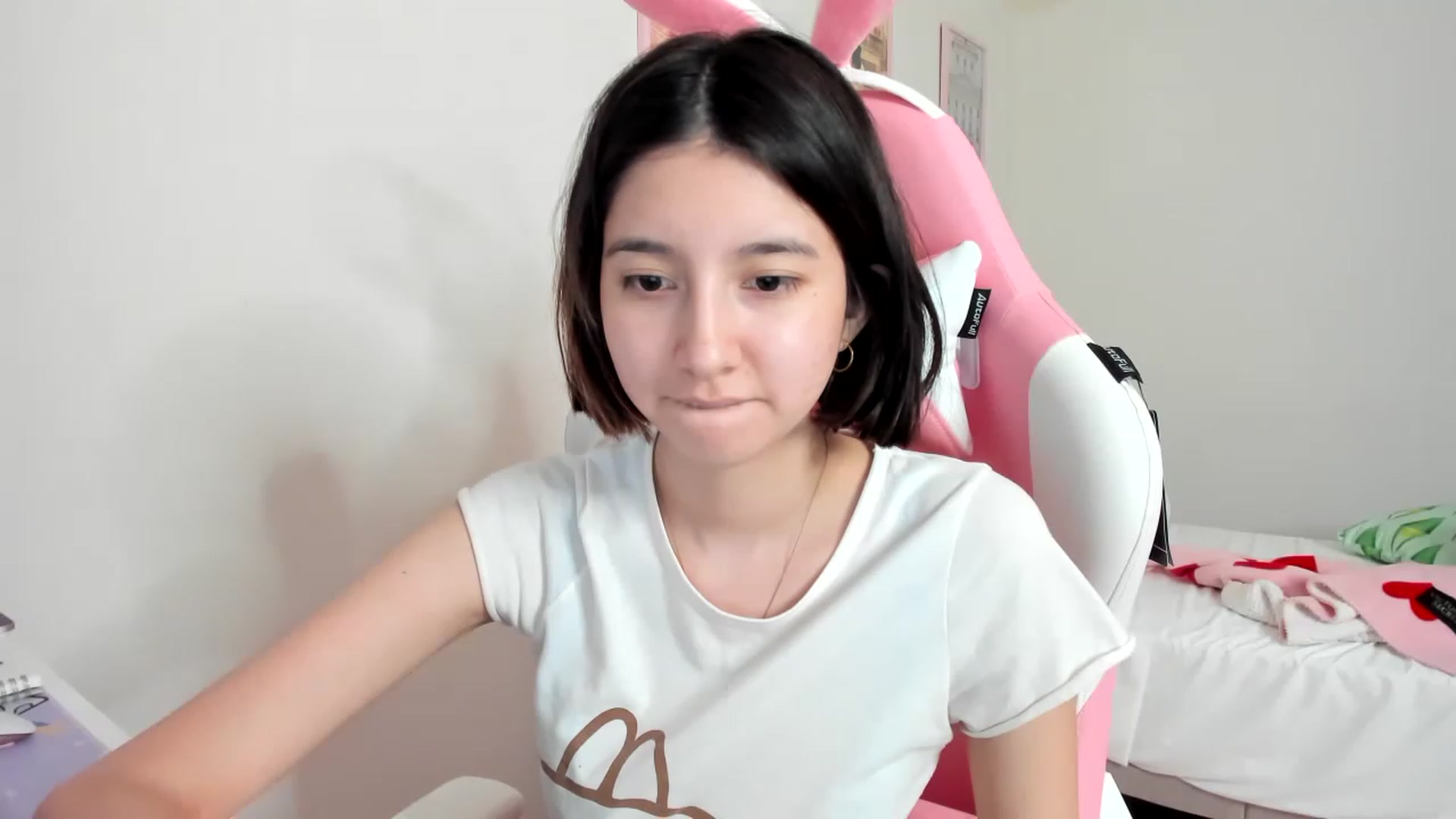 Gallery image thumbnail from Cherrycute666's myfreecams stream on, 04/02/2023, 05:42 image 14 of 20