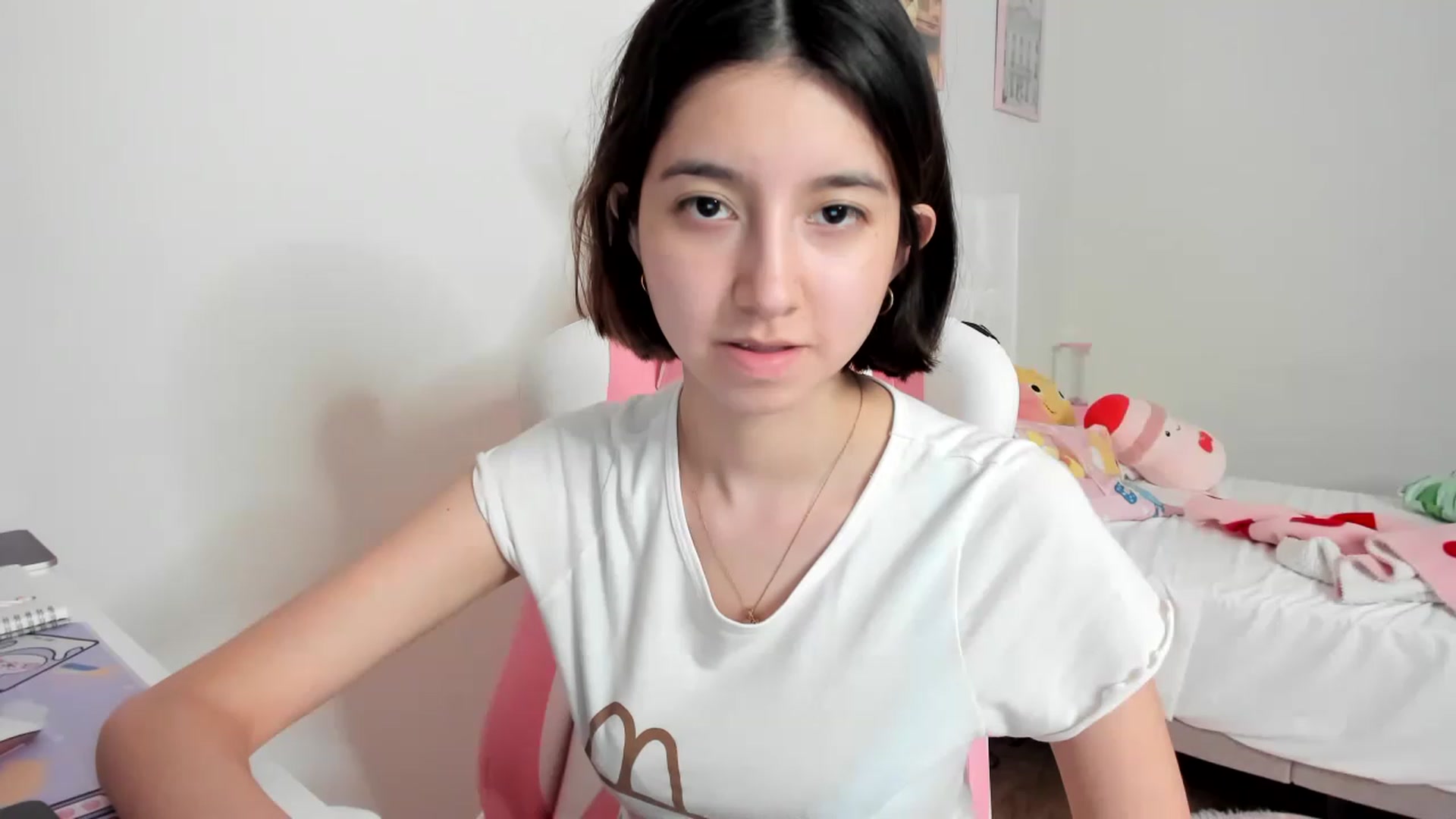 Gallery image thumbnail from Cherrycute666's myfreecams stream on, 04/02/2023, 07:37 image 11 of 20