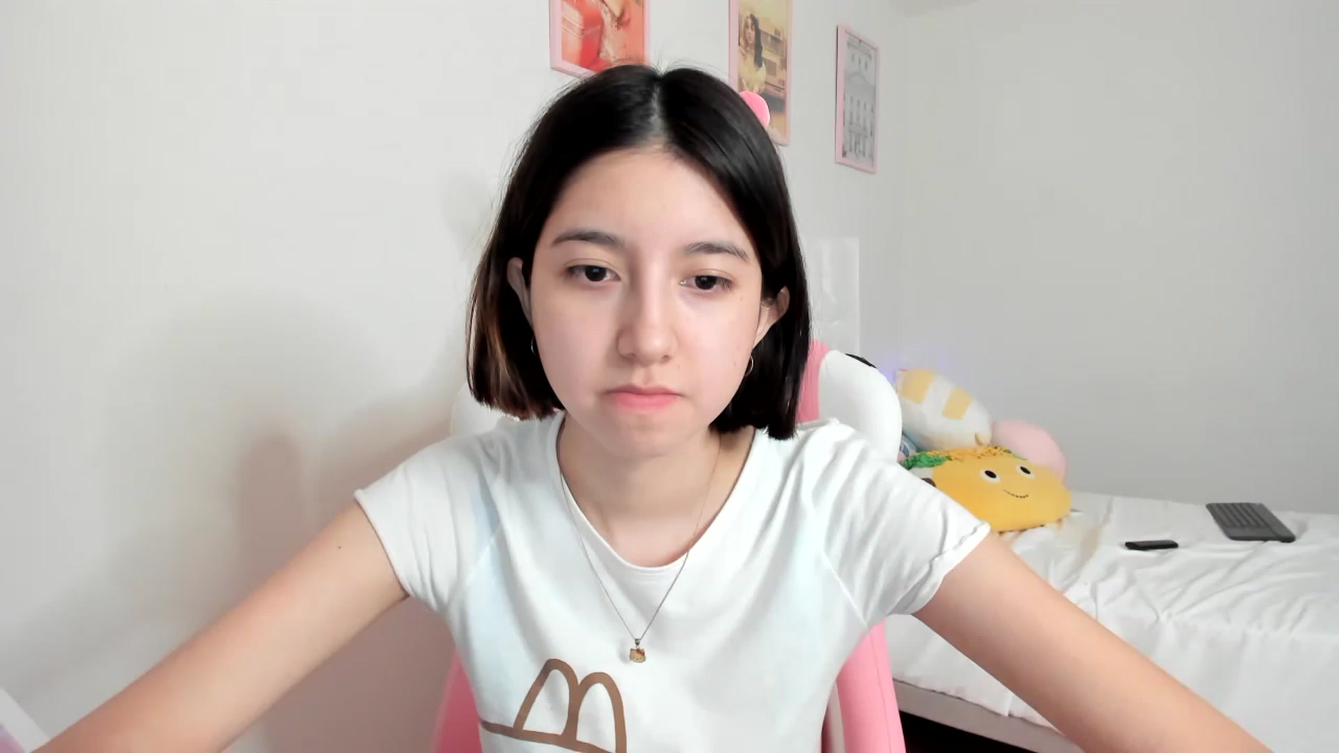 Gallery image thumbnail from Cherrycute666's myfreecams stream on, 04/02/2023, 10:38 image 8 of 20