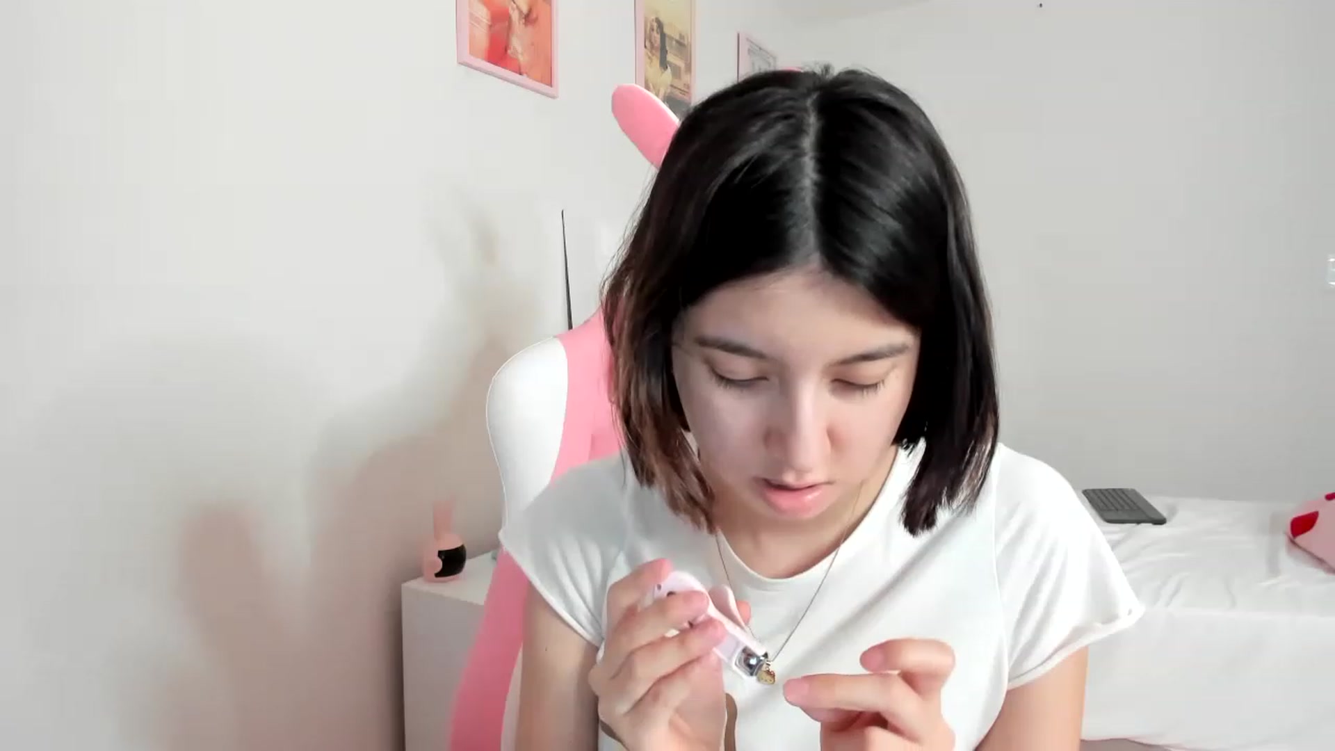 Gallery image thumbnail from Cherrycute666's myfreecams stream on, 04/02/2023, 10:38 image 17 of 20