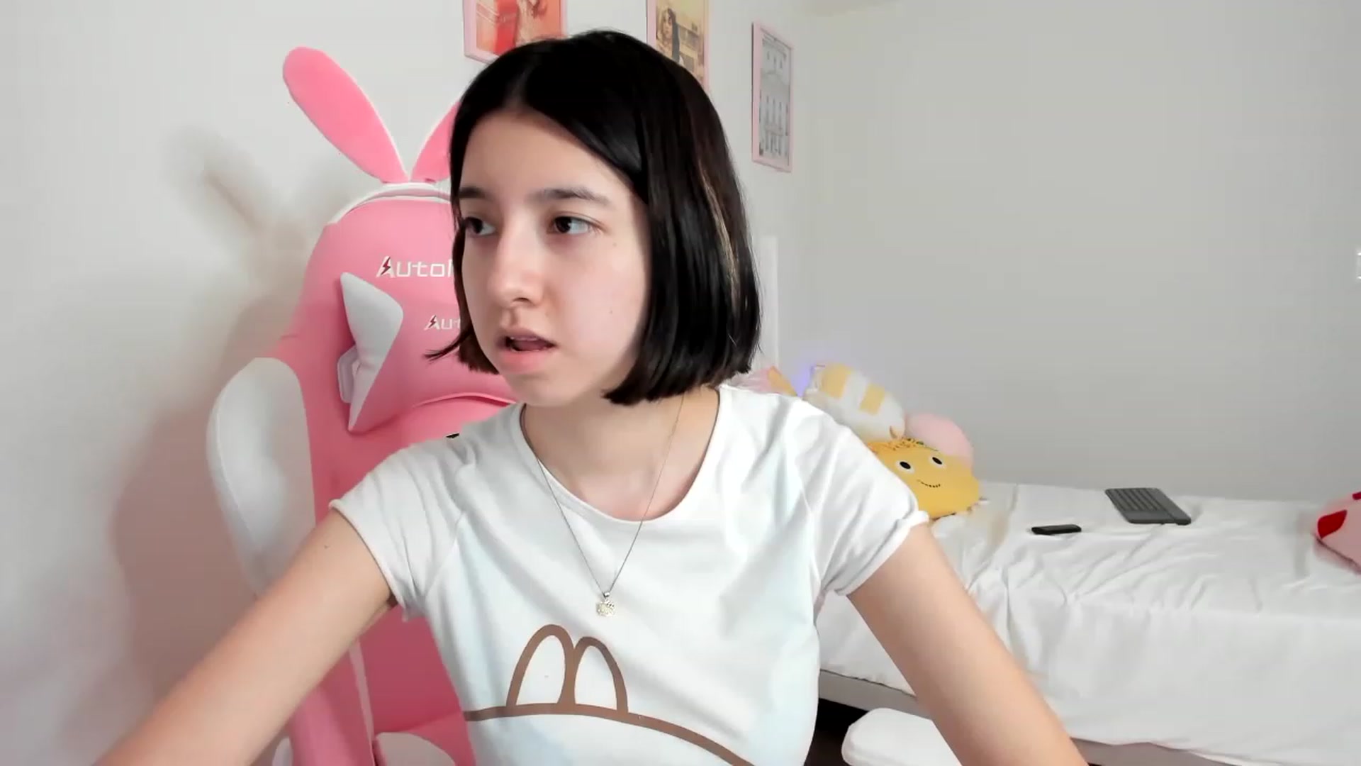 Gallery image thumbnail from Cherrycute666's myfreecams stream on, 04/02/2023, 11:37 image 1 of 20