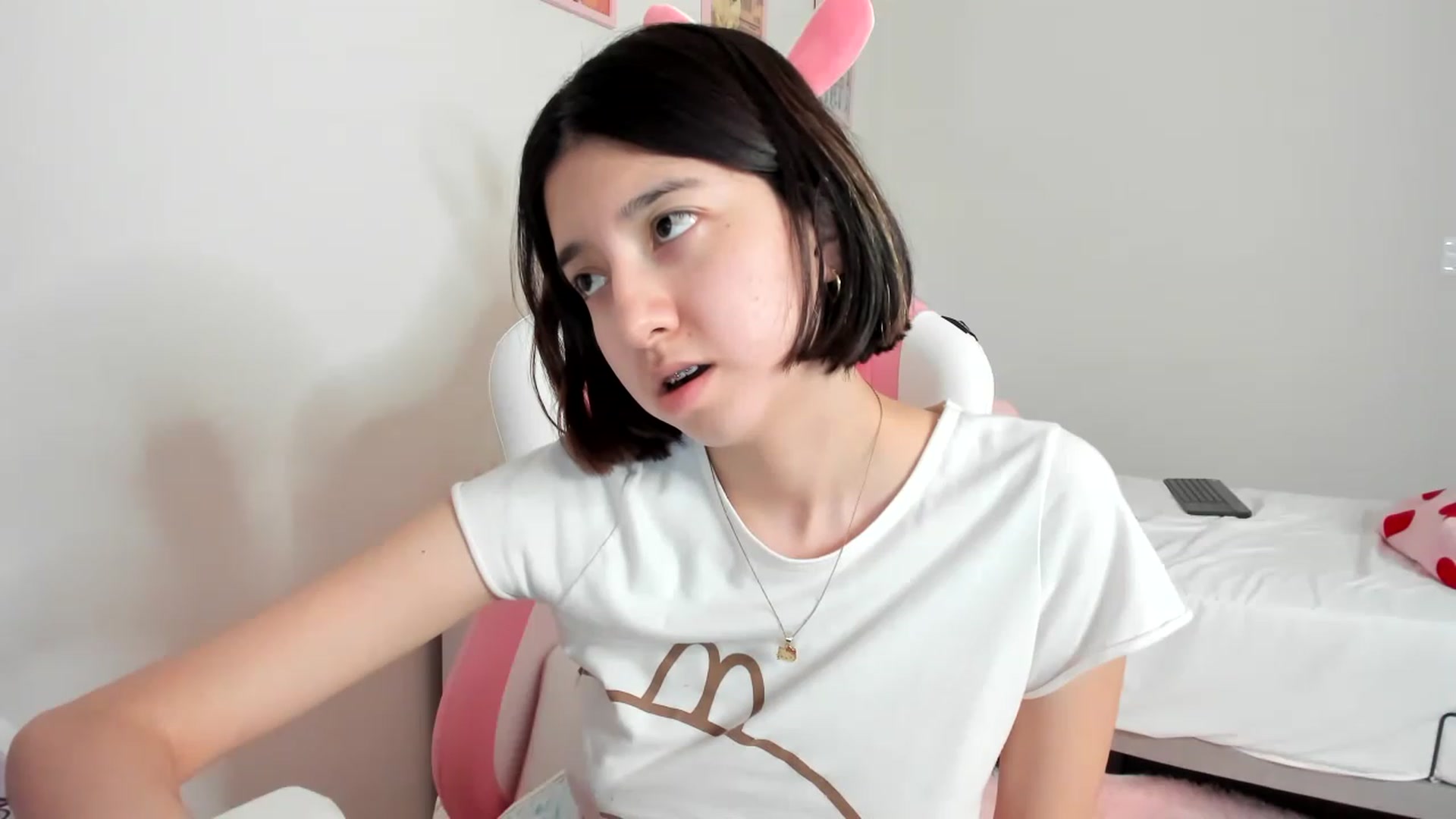 Gallery image thumbnail from Cherrycute666's myfreecams stream on, 04/02/2023, 11:37 image 8 of 20