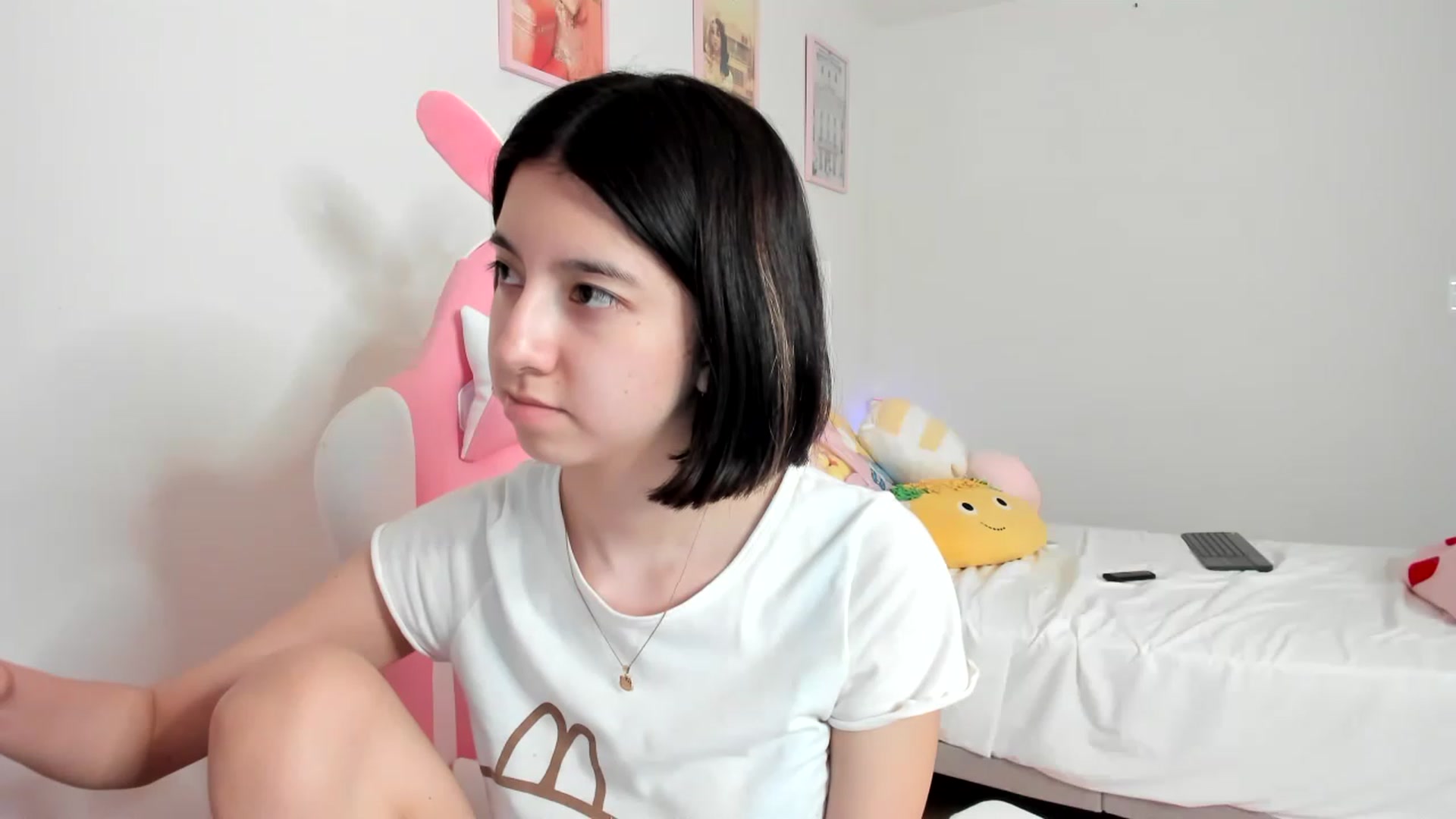 Gallery image thumbnail from Cherrycute666's myfreecams stream on, 04/02/2023, 11:37 image 2 of 20