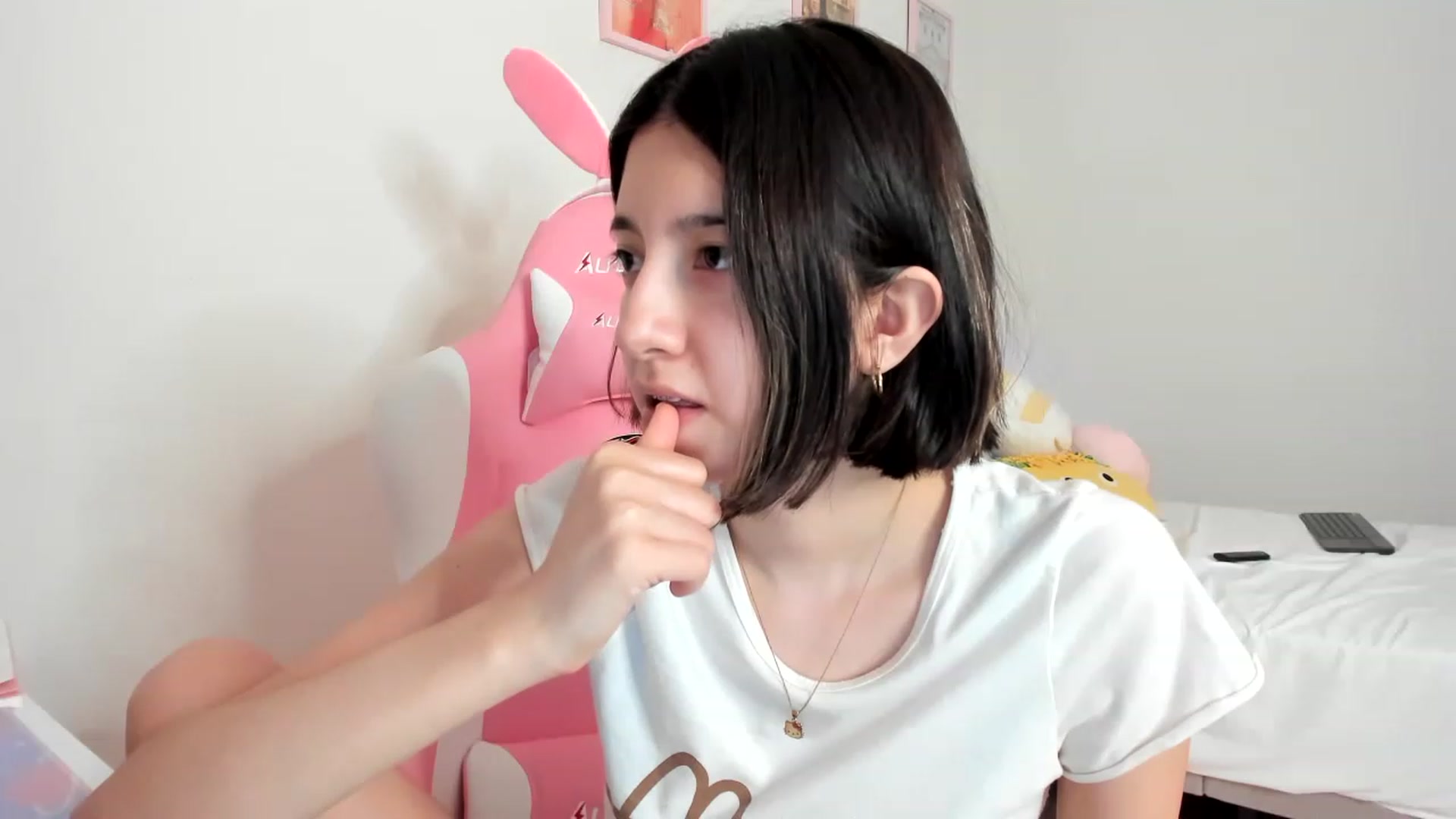 Gallery image thumbnail from Cherrycute666's myfreecams stream on, 04/02/2023, 15:25 image 4 of 20