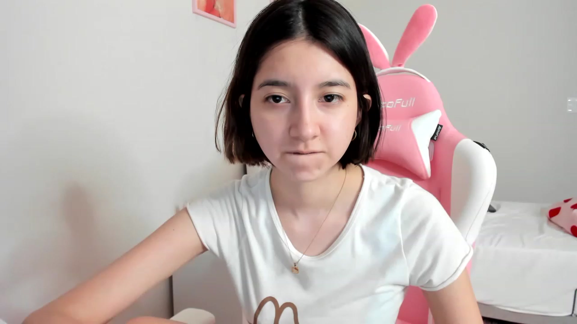 Gallery image thumbnail from Cherrycute666's myfreecams stream on, 04/02/2023, 15:25 image 1 of 20