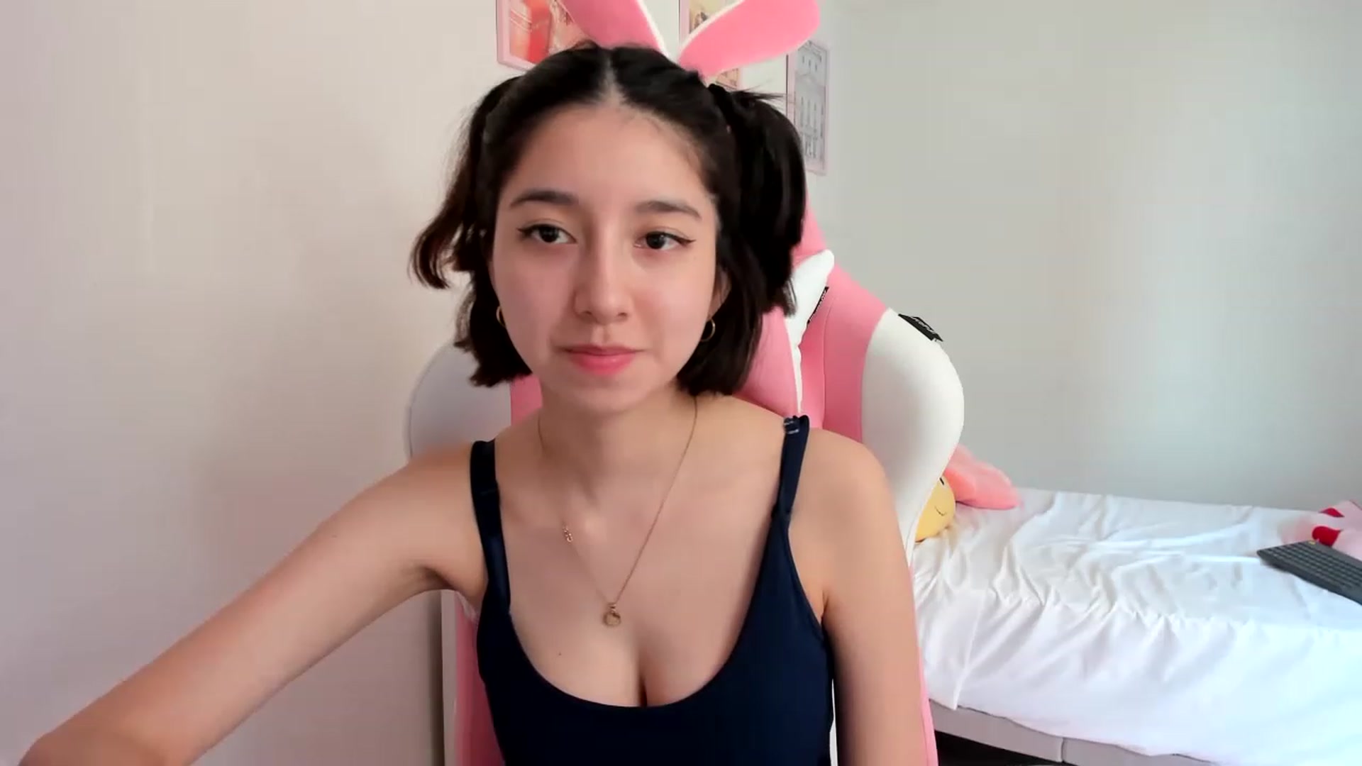 Gallery image thumbnail from Cherrycute666's myfreecams stream on, 04/02/2023, 22:59 image 20 of 20