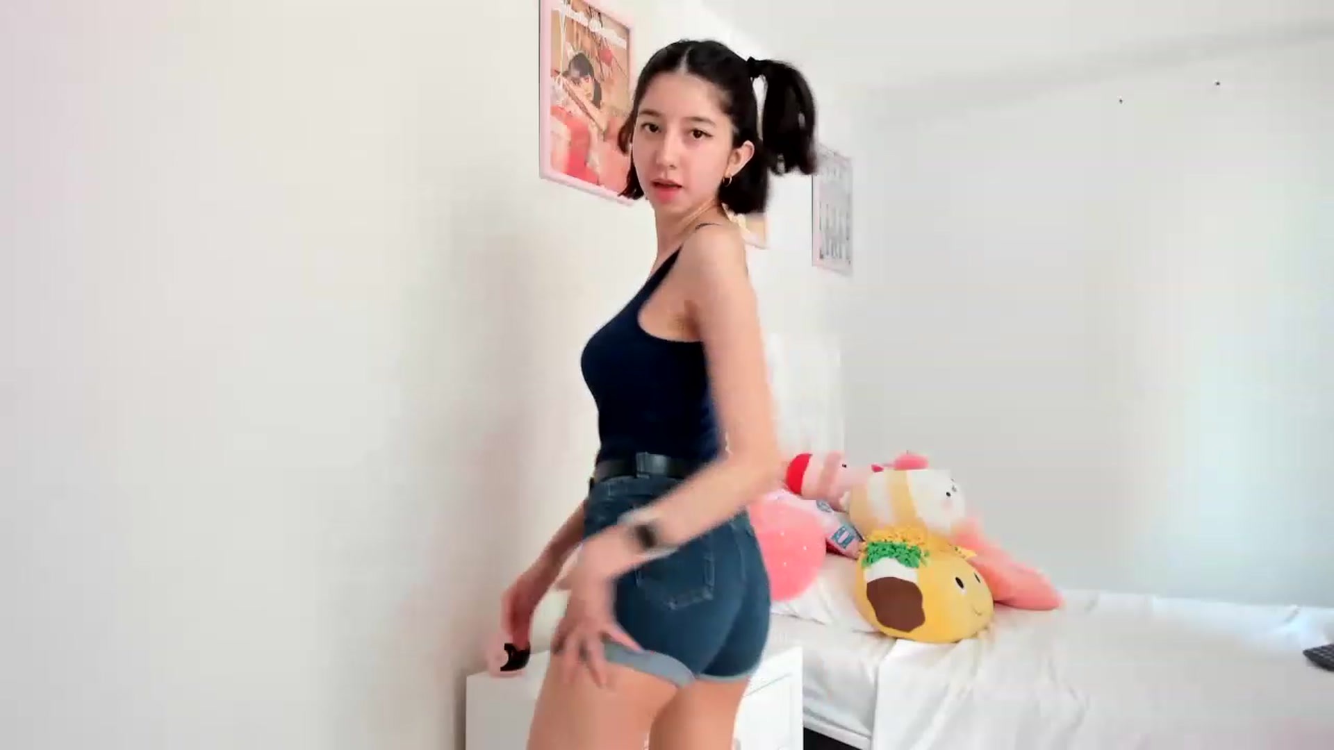 Gallery image thumbnail from Cherrycute666's myfreecams stream on, 04/02/2023, 22:59 image 11 of 20