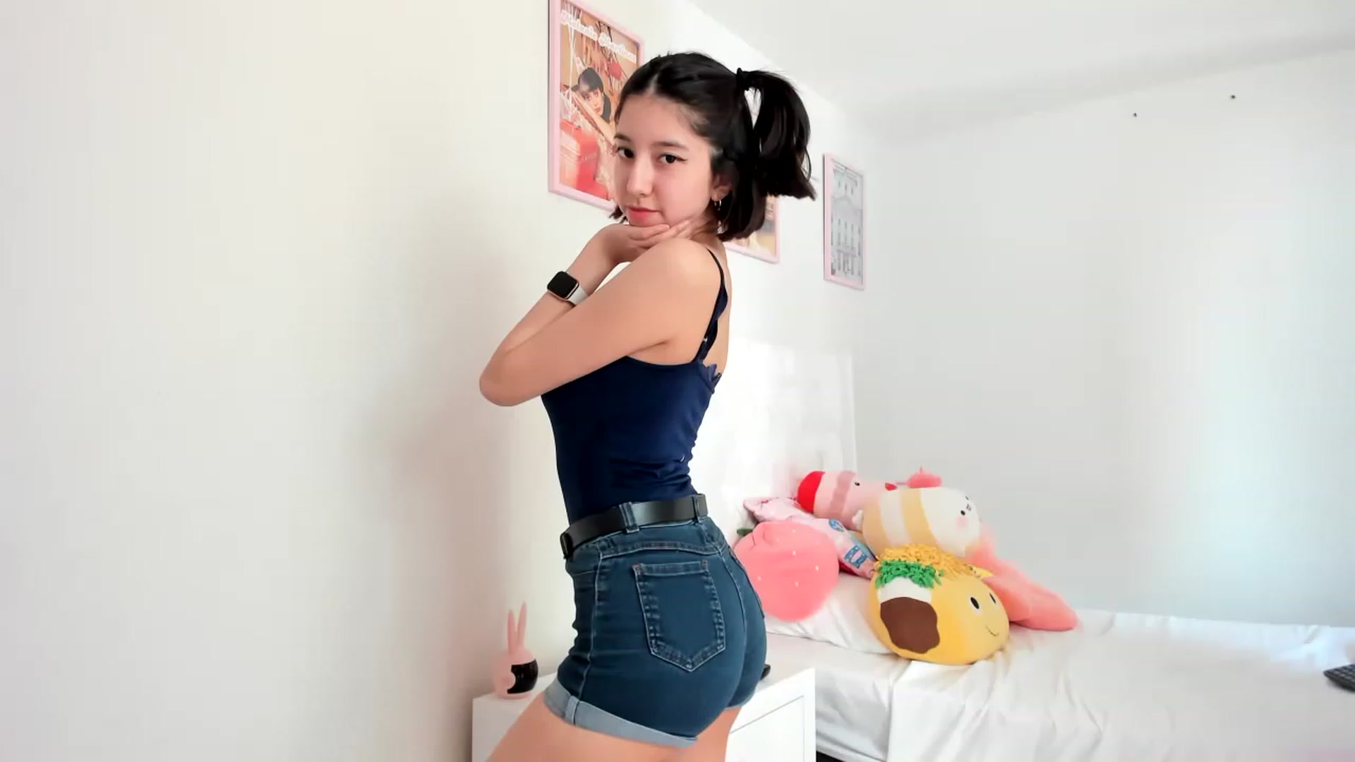 Gallery image thumbnail from Cherrycute666's myfreecams stream on, 04/02/2023, 22:59 image 12 of 20