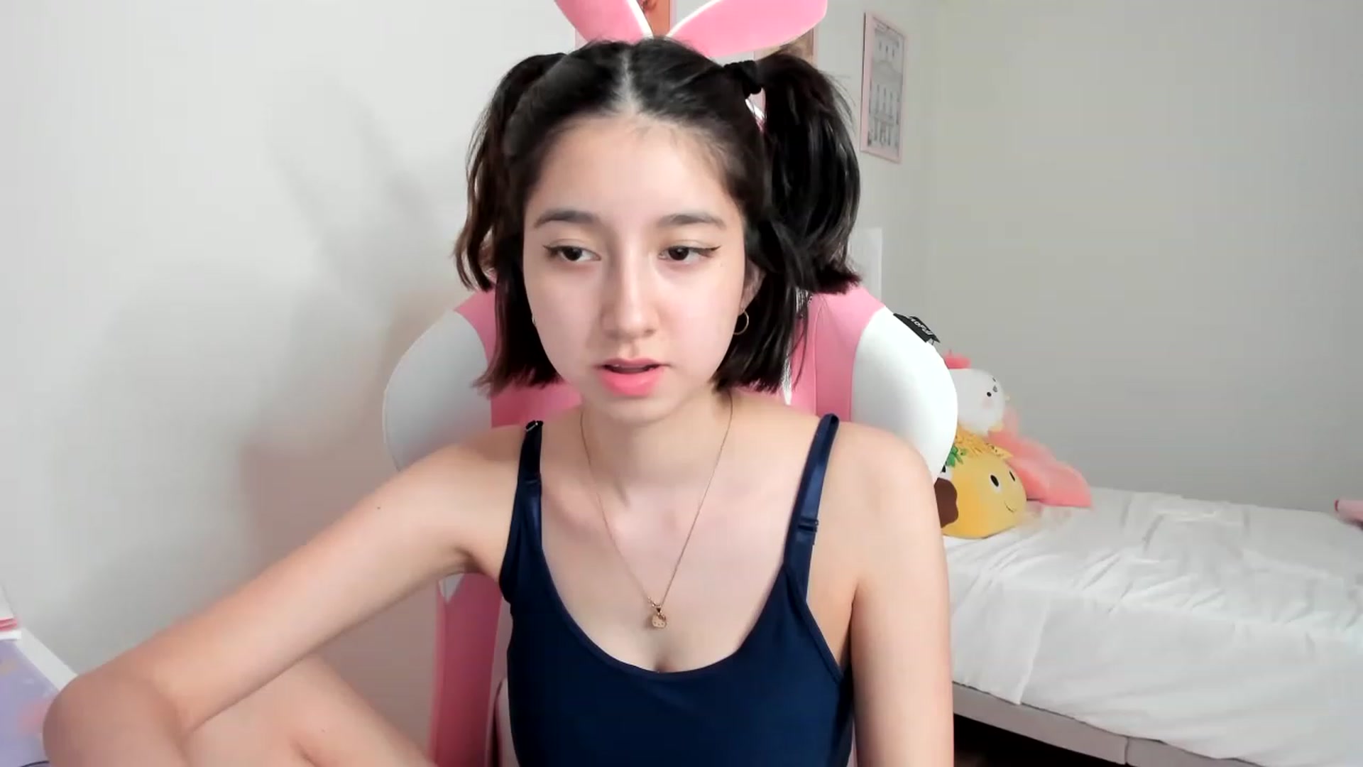 Gallery image thumbnail from Cherrycute666's myfreecams stream on, 04/03/2023, 01:20 image 17 of 20