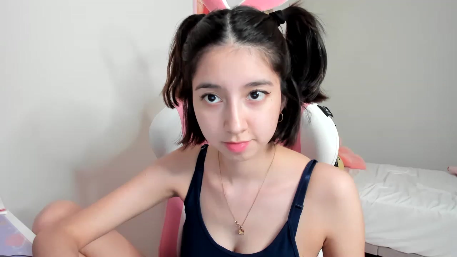 Gallery image thumbnail from Cherrycute666's myfreecams stream on, 04/03/2023, 01:20 image 18 of 20