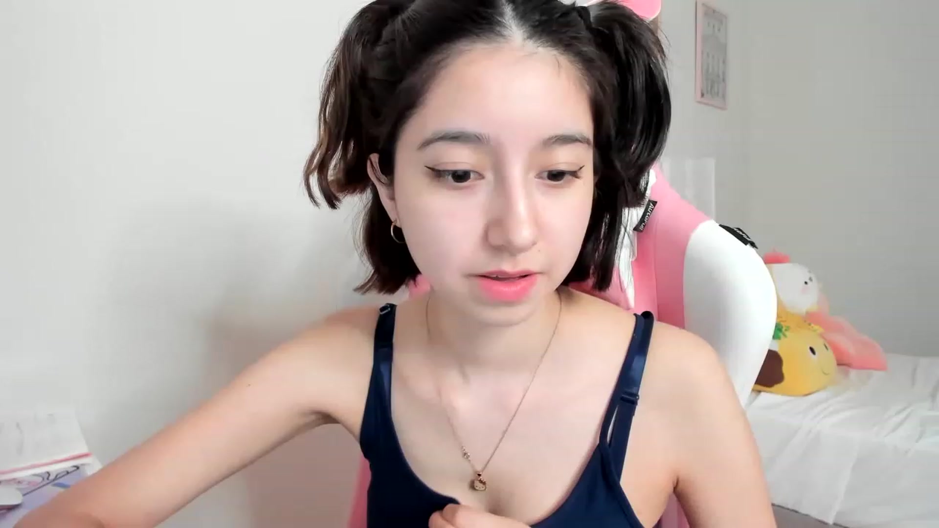 Gallery image thumbnail from Cherrycute666's myfreecams stream on, 04/03/2023, 03:11 image 5 of 20