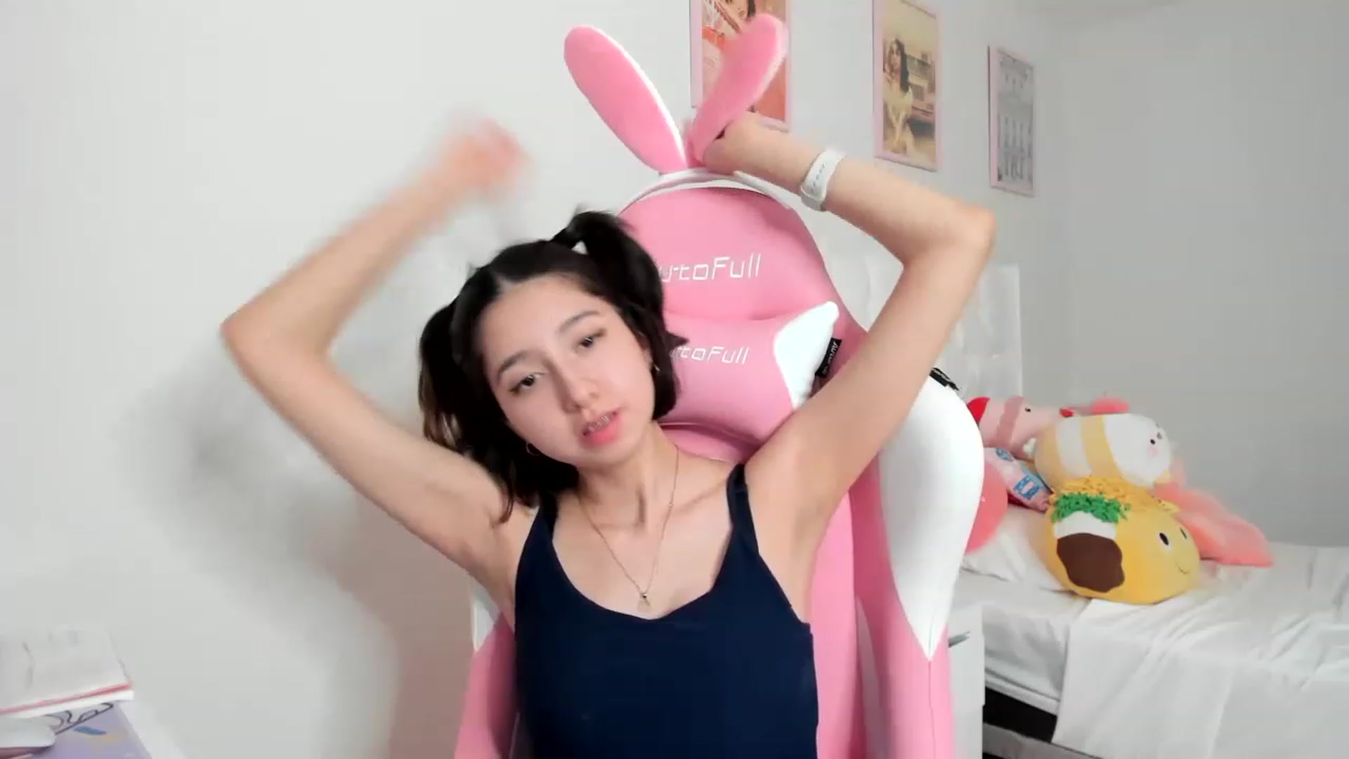 Gallery image thumbnail from Cherrycute666's myfreecams stream on, 04/03/2023, 03:11 image 14 of 20