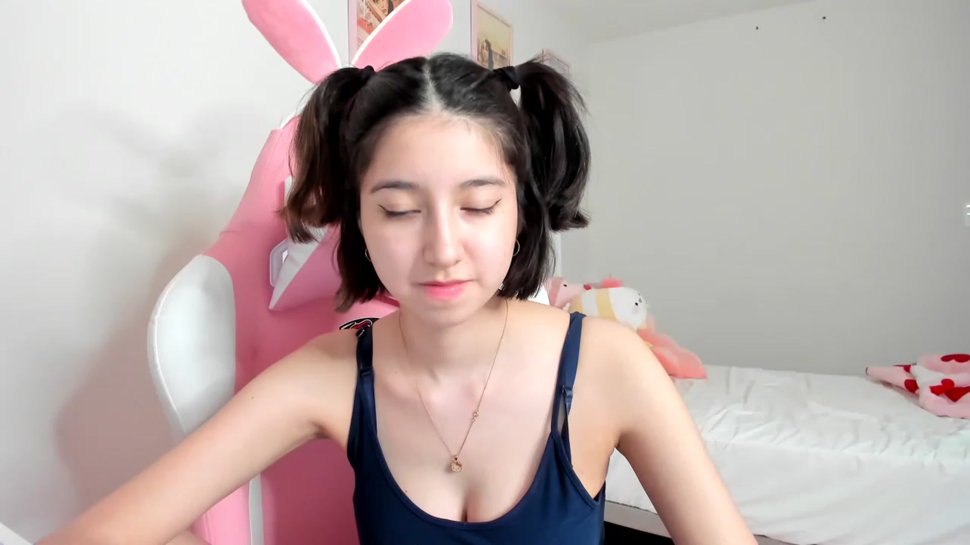 Gallery image thumbnail from Cherrycute666's myfreecams stream on, 04/03/2023, 03:11 image 18 of 20