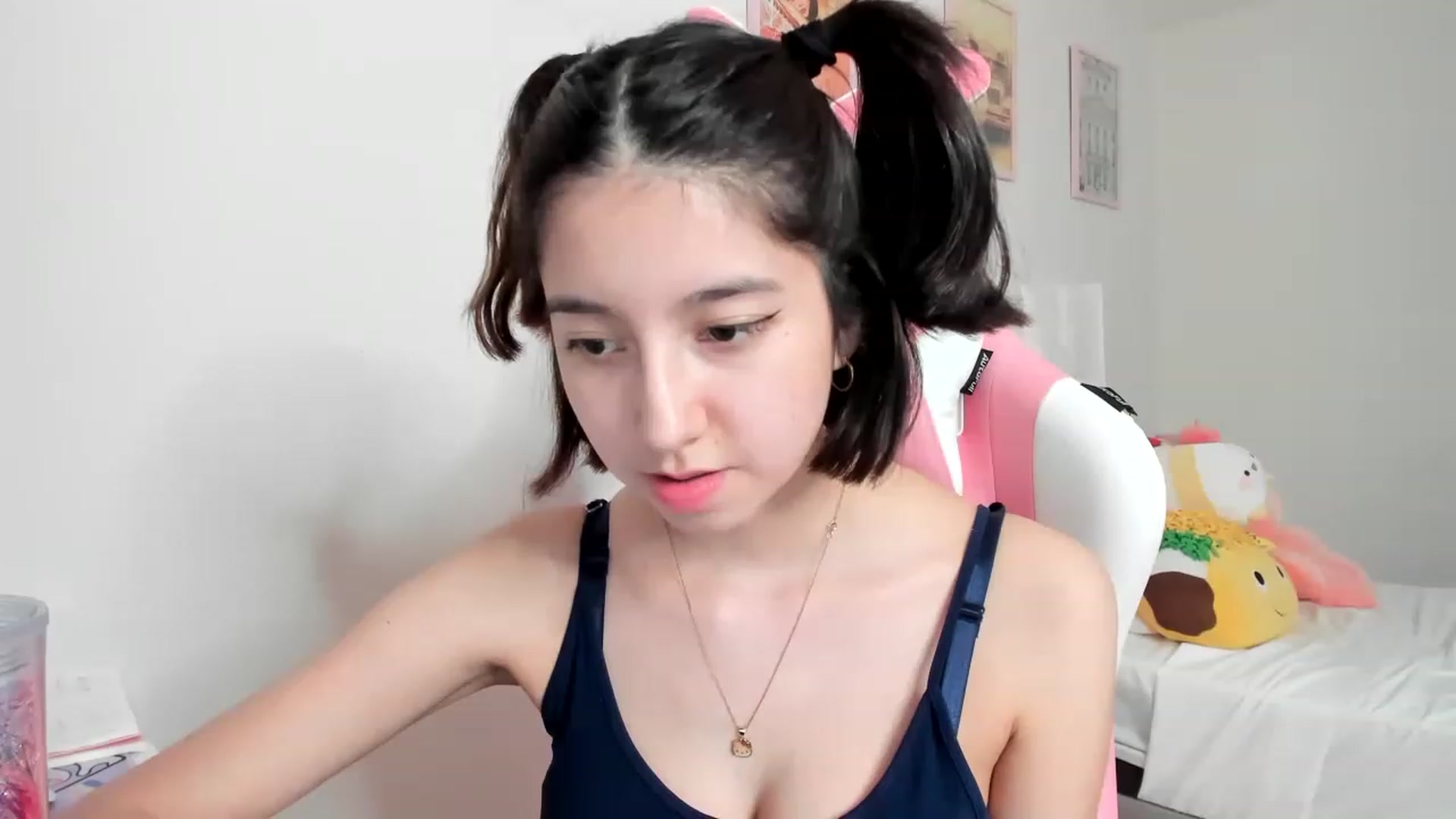 Gallery image thumbnail from Cherrycute666's myfreecams stream on, 04/03/2023, 03:11 image 9 of 20
