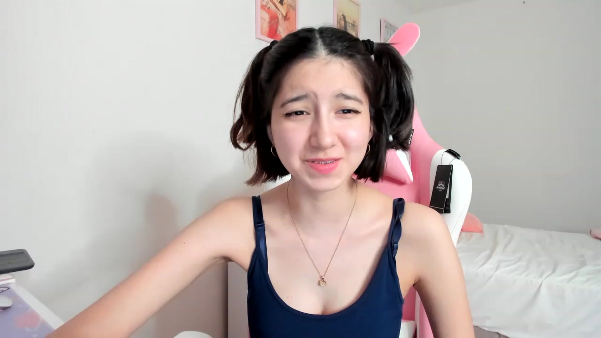 Gallery image thumbnail from Cherrycute666's myfreecams stream on, 04/03/2023, 08:50 image 6 of 20