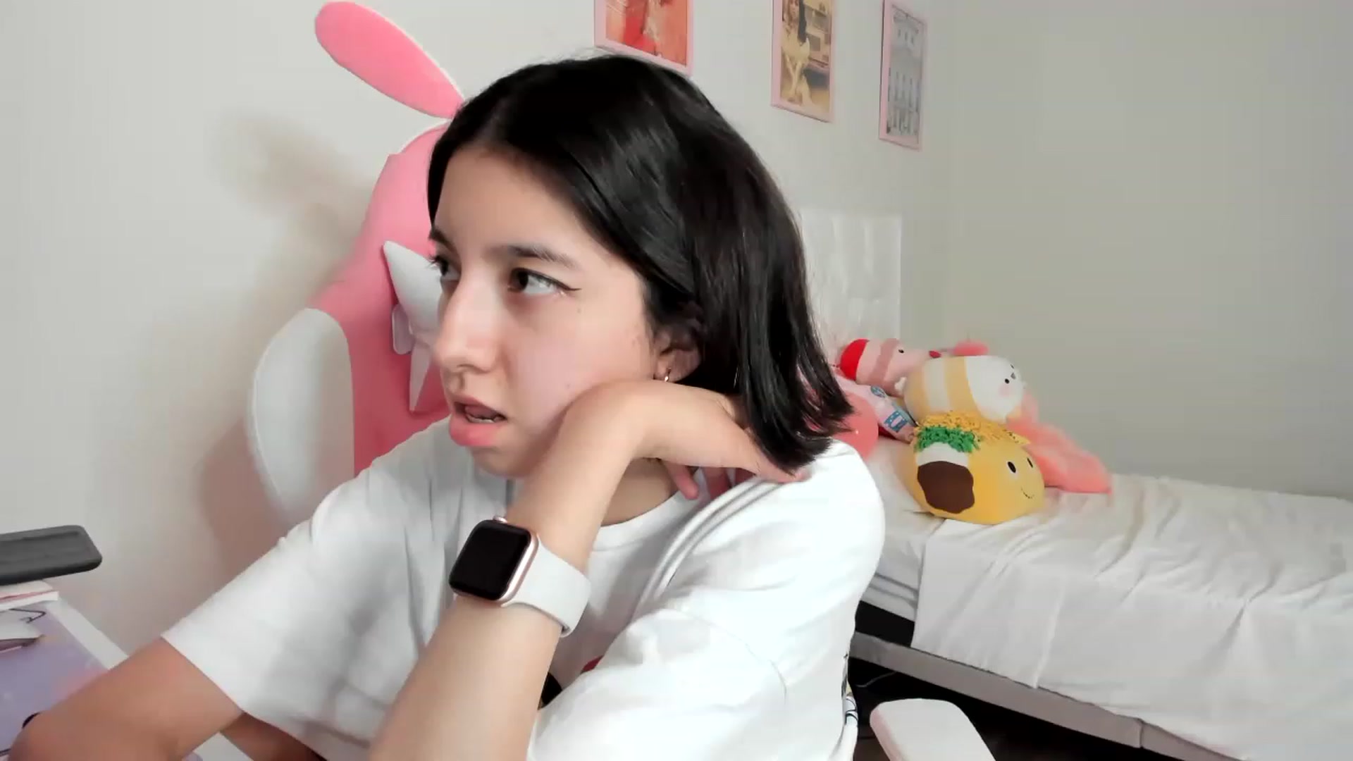 Gallery image thumbnail from Cherrycute666's myfreecams stream on, 04/03/2023, 08:50 image 19 of 20
