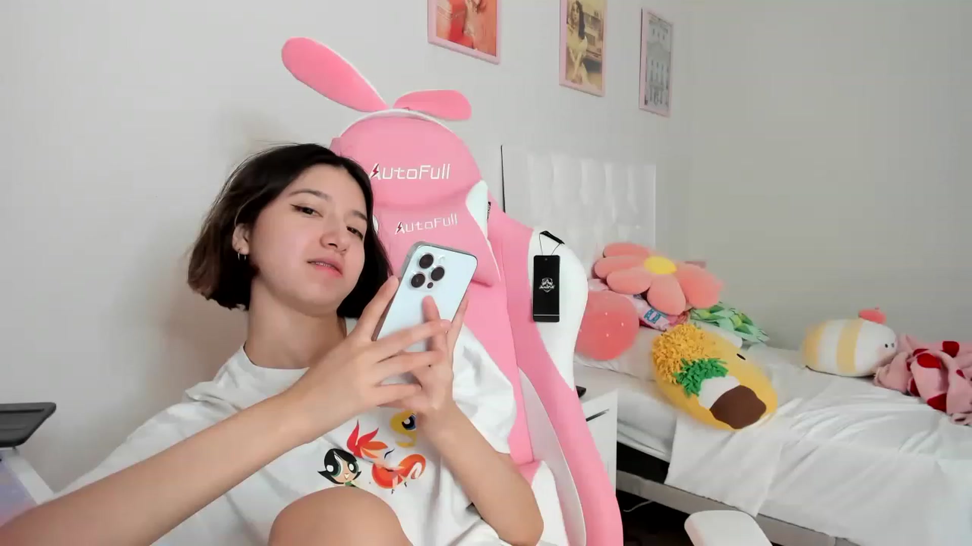 Gallery image thumbnail from Cherrycute666's myfreecams stream on, 04/03/2023, 14:05 image 7 of 20