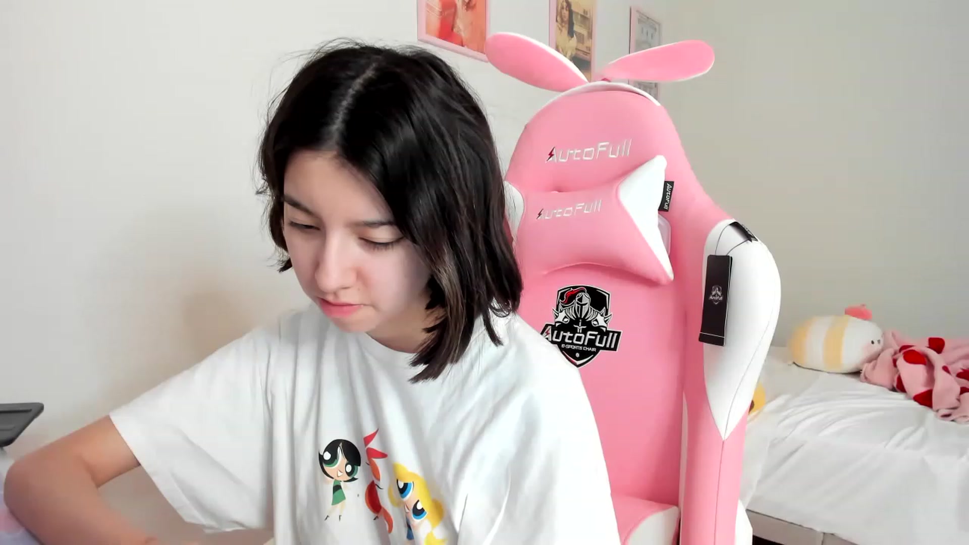 Gallery image thumbnail from Cherrycute666's myfreecams stream on, 04/03/2023, 14:05 image 1 of 20