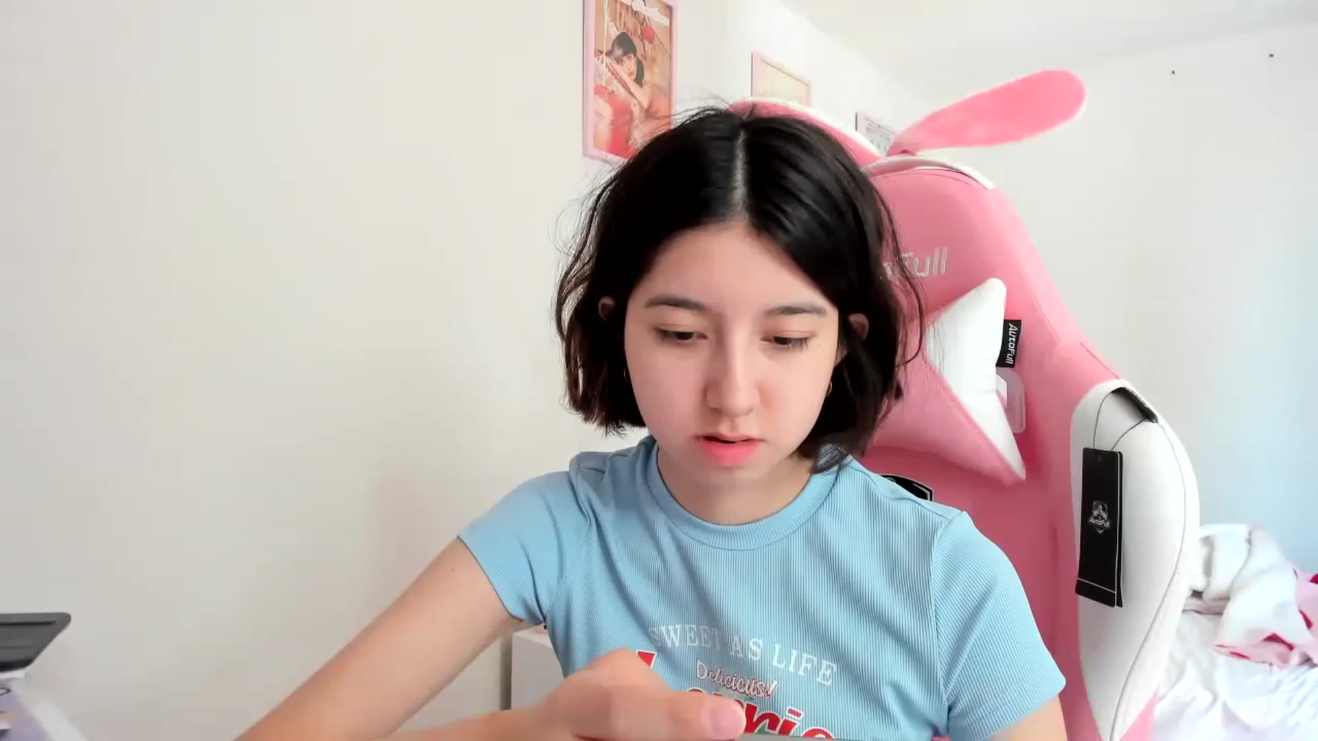 Gallery image thumbnail from Cherrycute666's myfreecams stream on, 04/03/2023, 21:05 image 2 of 20