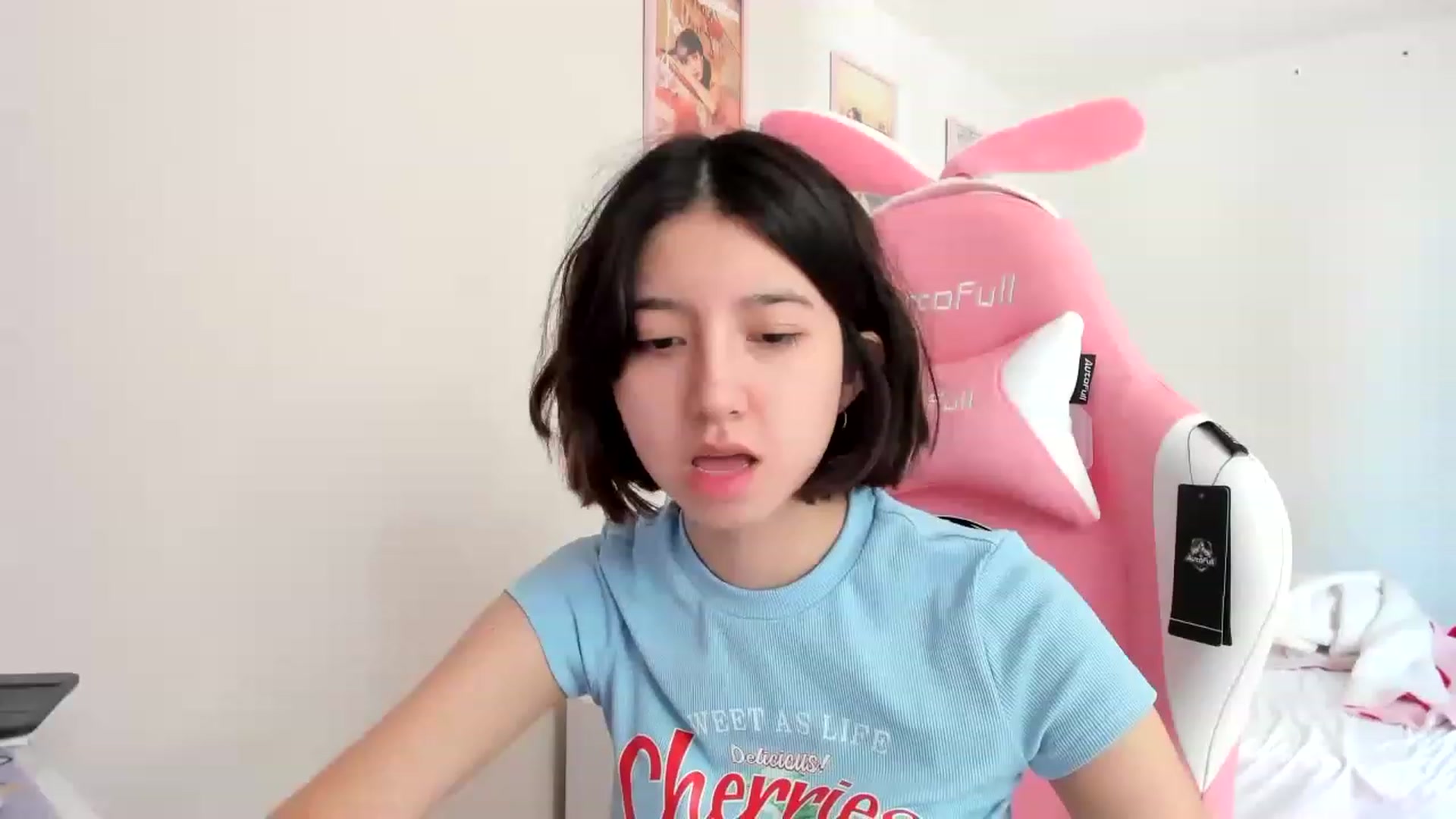 Gallery image thumbnail from Cherrycute666's myfreecams stream on, 04/03/2023, 21:05 image 5 of 20