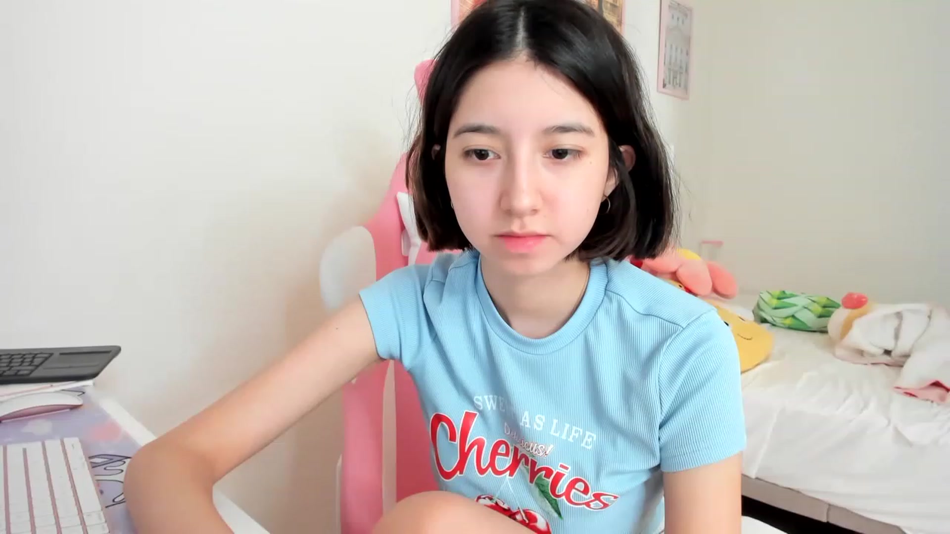 Gallery image thumbnail from Cherrycute666's myfreecams stream on, 04/03/2023, 23:31 image 11 of 20