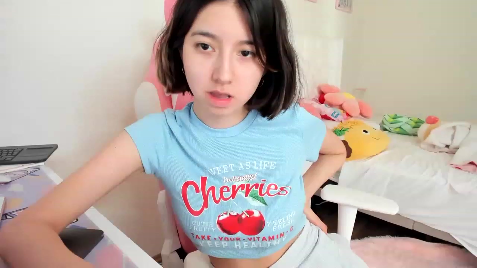 Gallery image thumbnail from Cherrycute666's myfreecams stream on, 04/03/2023, 23:31 image 5 of 20