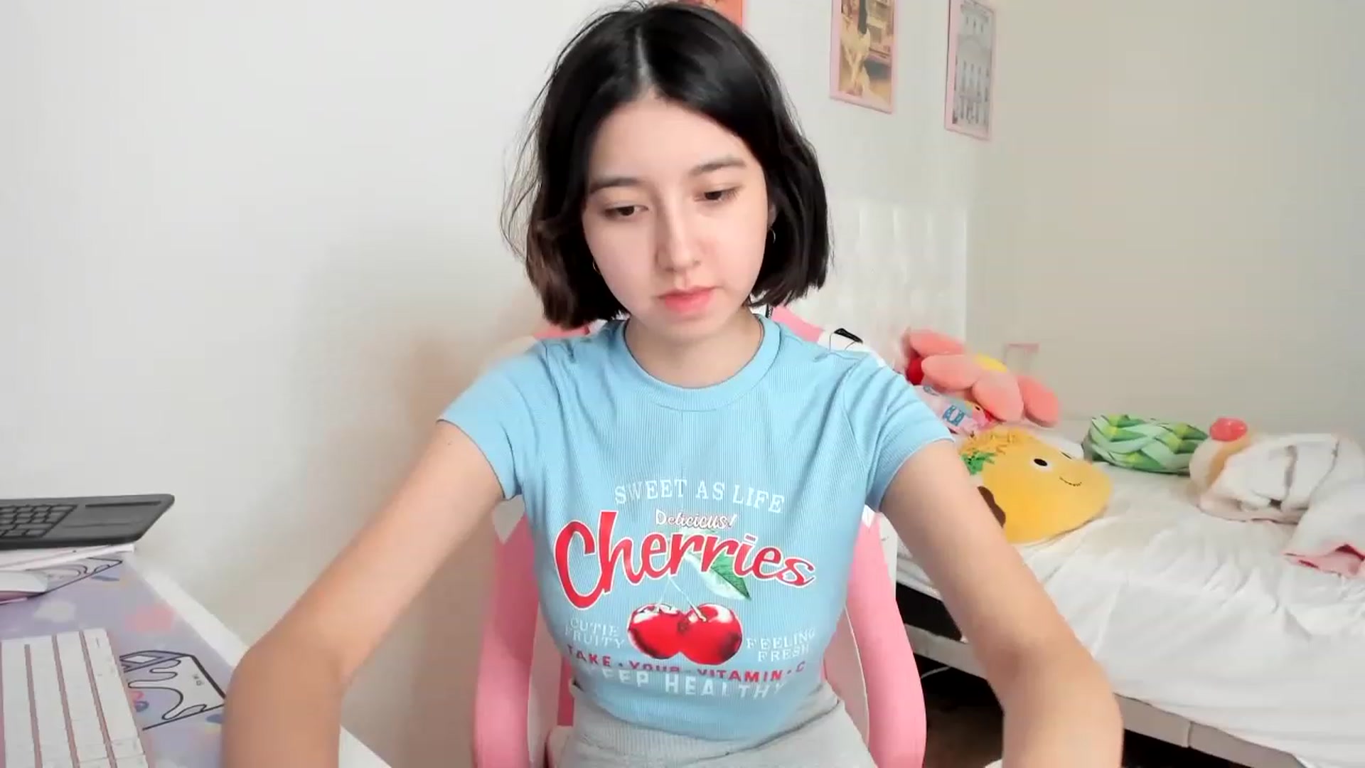 Gallery image thumbnail from Cherrycute666's myfreecams stream on, 04/03/2023, 23:31 image 15 of 20