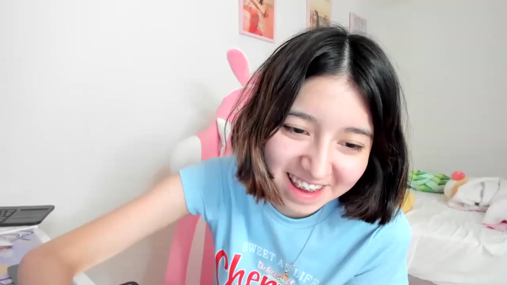 Gallery image thumbnail from Cherrycute666's myfreecams stream on, 04/03/2023, 23:49 image 18 of 20