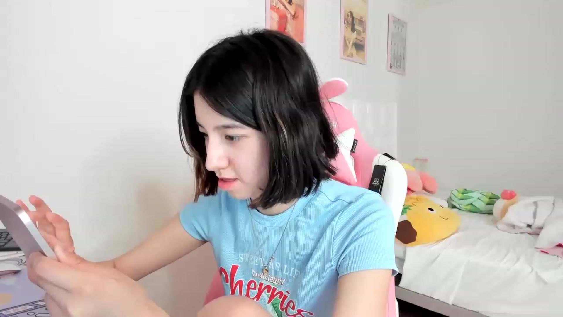 Gallery image thumbnail from Cherrycute666's myfreecams stream on, 04/03/2023, 23:49 image 11 of 20