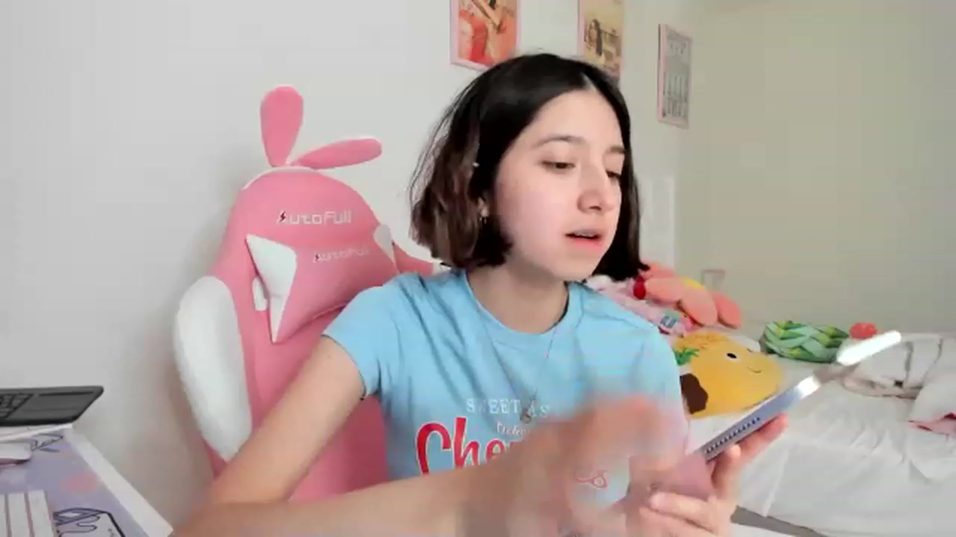 Gallery image thumbnail from Cherrycute666's myfreecams stream on, 04/03/2023, 23:49 image 1 of 20