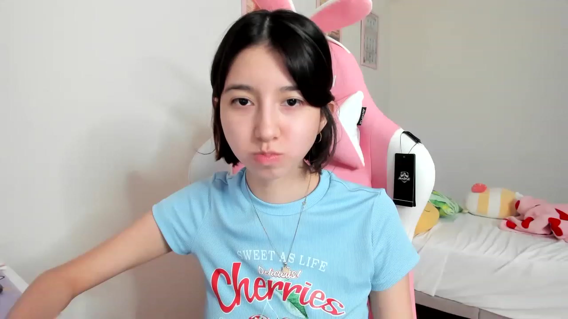 Gallery image thumbnail from Cherrycute666's myfreecams stream on, 04/04/2023, 04:32 image 20 of 20