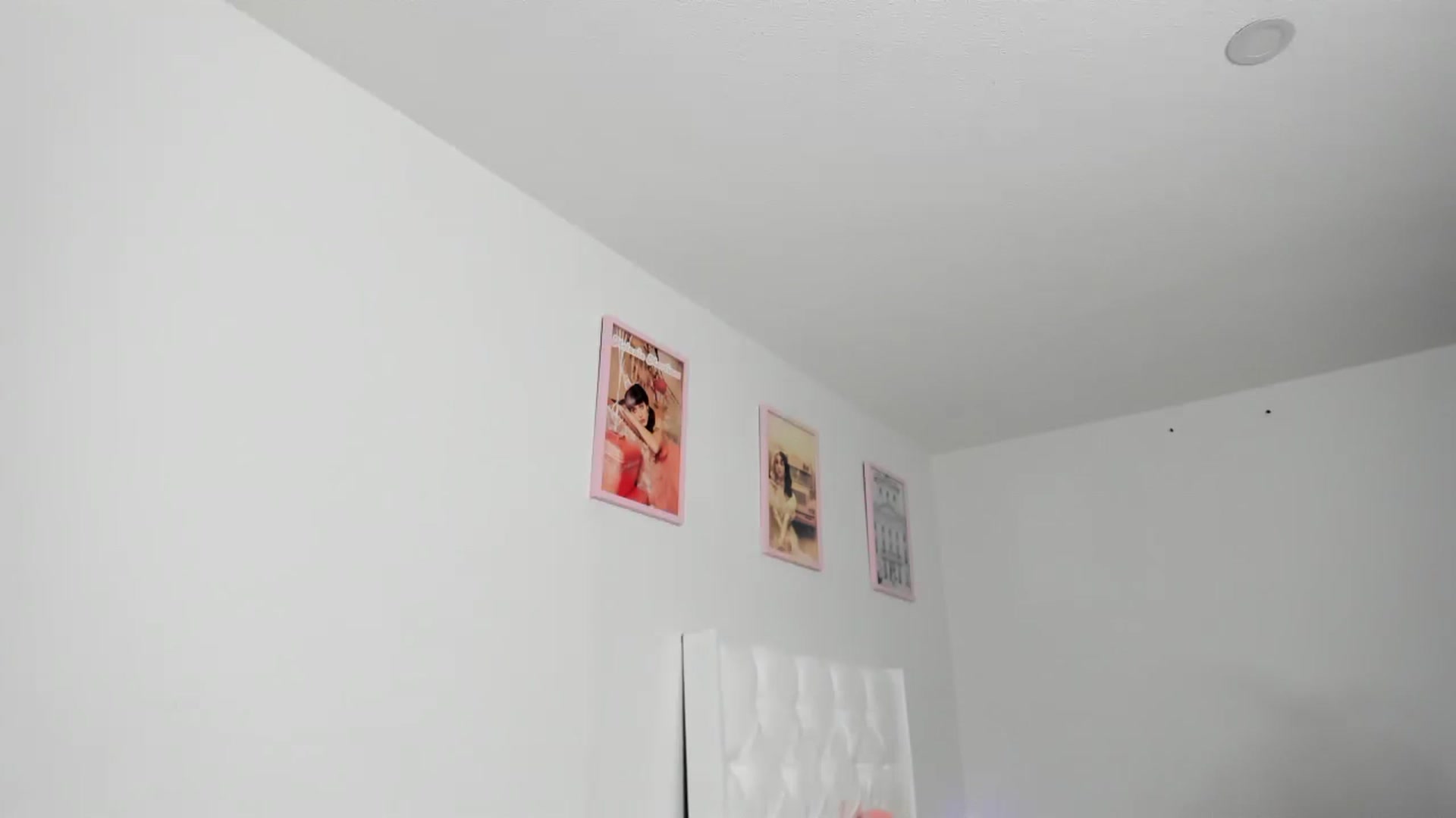 Gallery image thumbnail from Cherrycute666's myfreecams stream on, 04/04/2023, 04:32 image 19 of 20