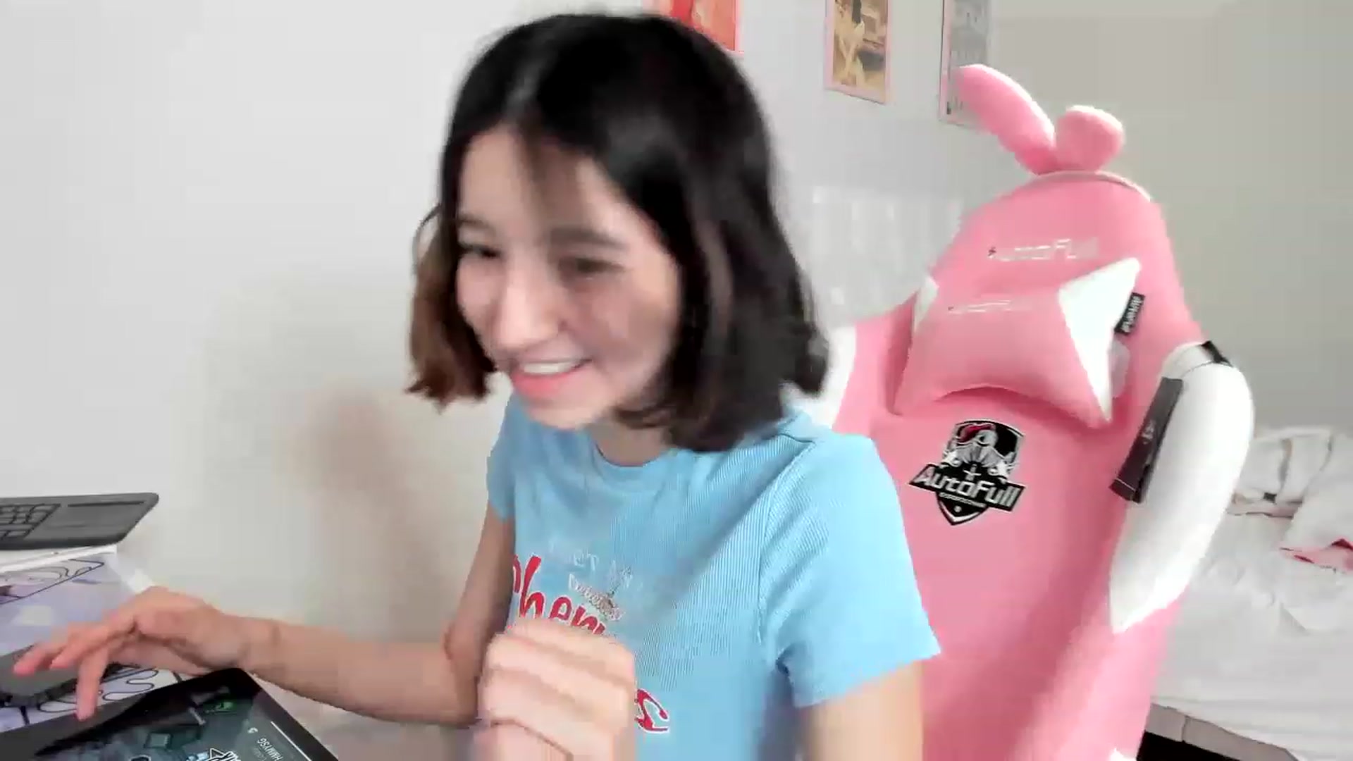 Gallery image thumbnail from Cherrycute666's myfreecams stream on, 04/04/2023, 04:32 image 2 of 20