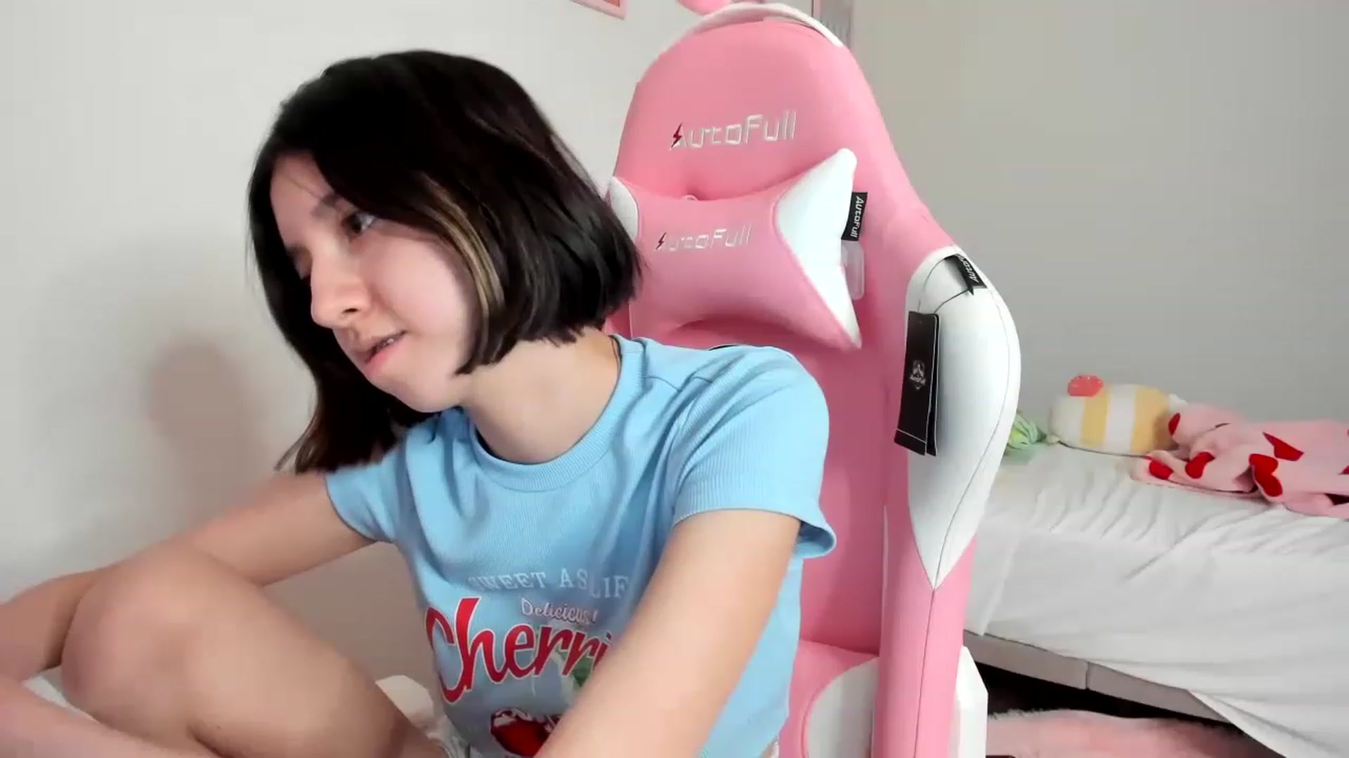 Gallery image thumbnail from Cherrycute666's myfreecams stream on, 04/04/2023, 06:14 image 19 of 20