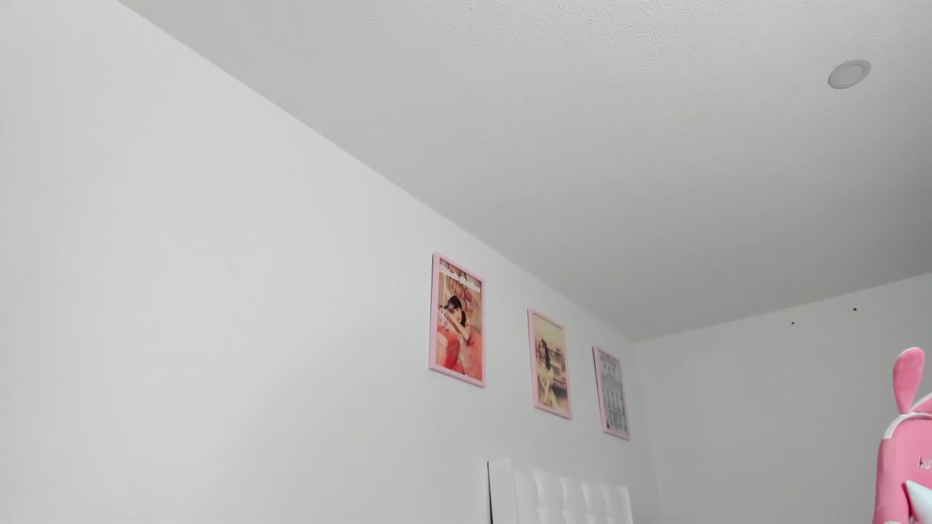 Gallery image thumbnail from Cherrycute666's myfreecams stream on, 04/04/2023, 06:14 image 7 of 20