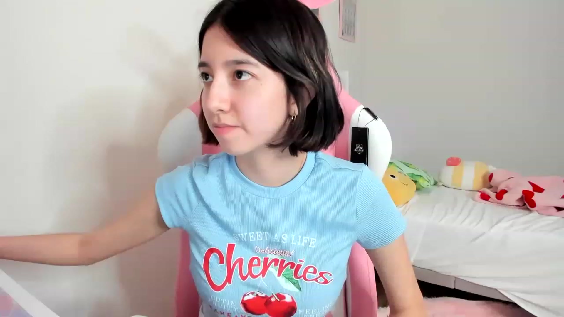 Gallery image thumbnail from Cherrycute666's myfreecams stream on, 04/04/2023, 06:14 image 20 of 20