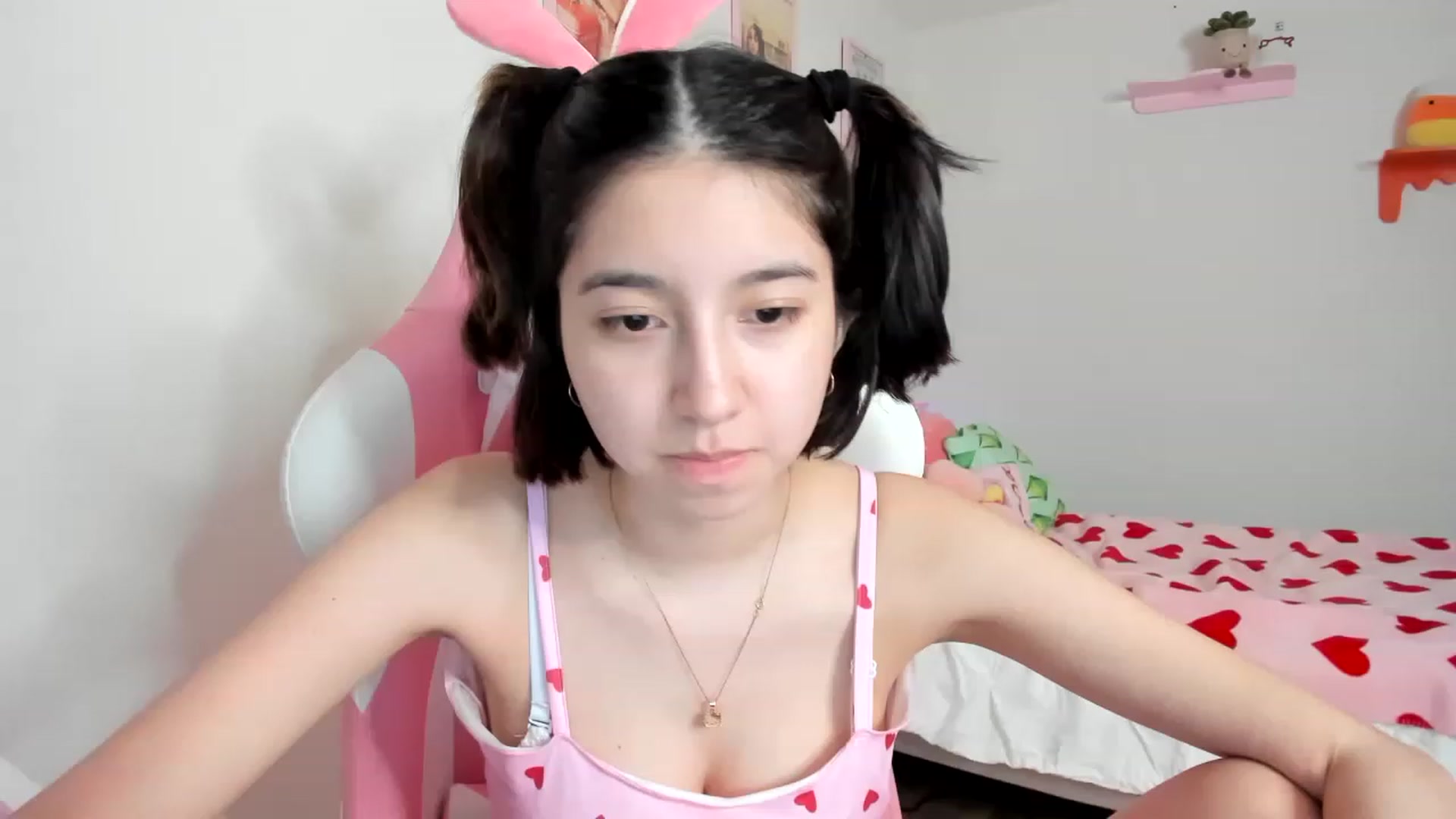 Gallery image thumbnail from Cherrycute666's myfreecams stream on, 04/05/2023, 08:07 image 13 of 20