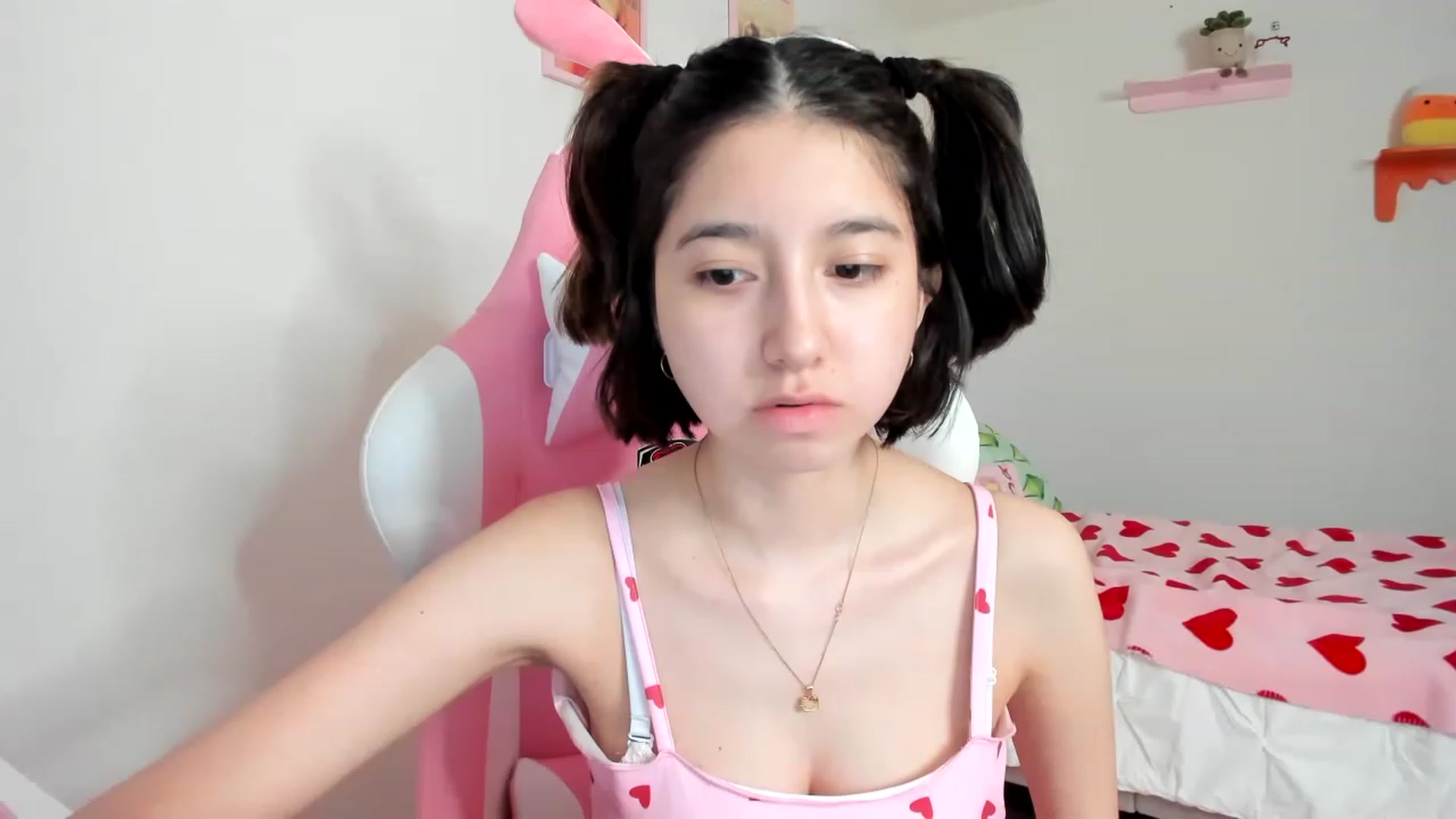 Gallery image thumbnail from Cherrycute666's myfreecams stream on, 04/05/2023, 08:07 image 11 of 20