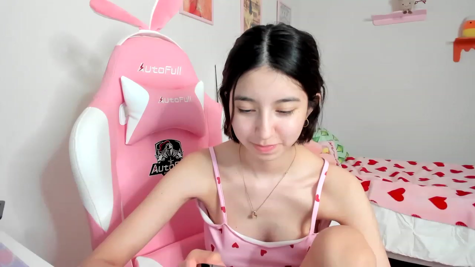 Gallery image thumbnail from Cherrycute666's myfreecams stream on, 04/05/2023, 08:07 image 18 of 20